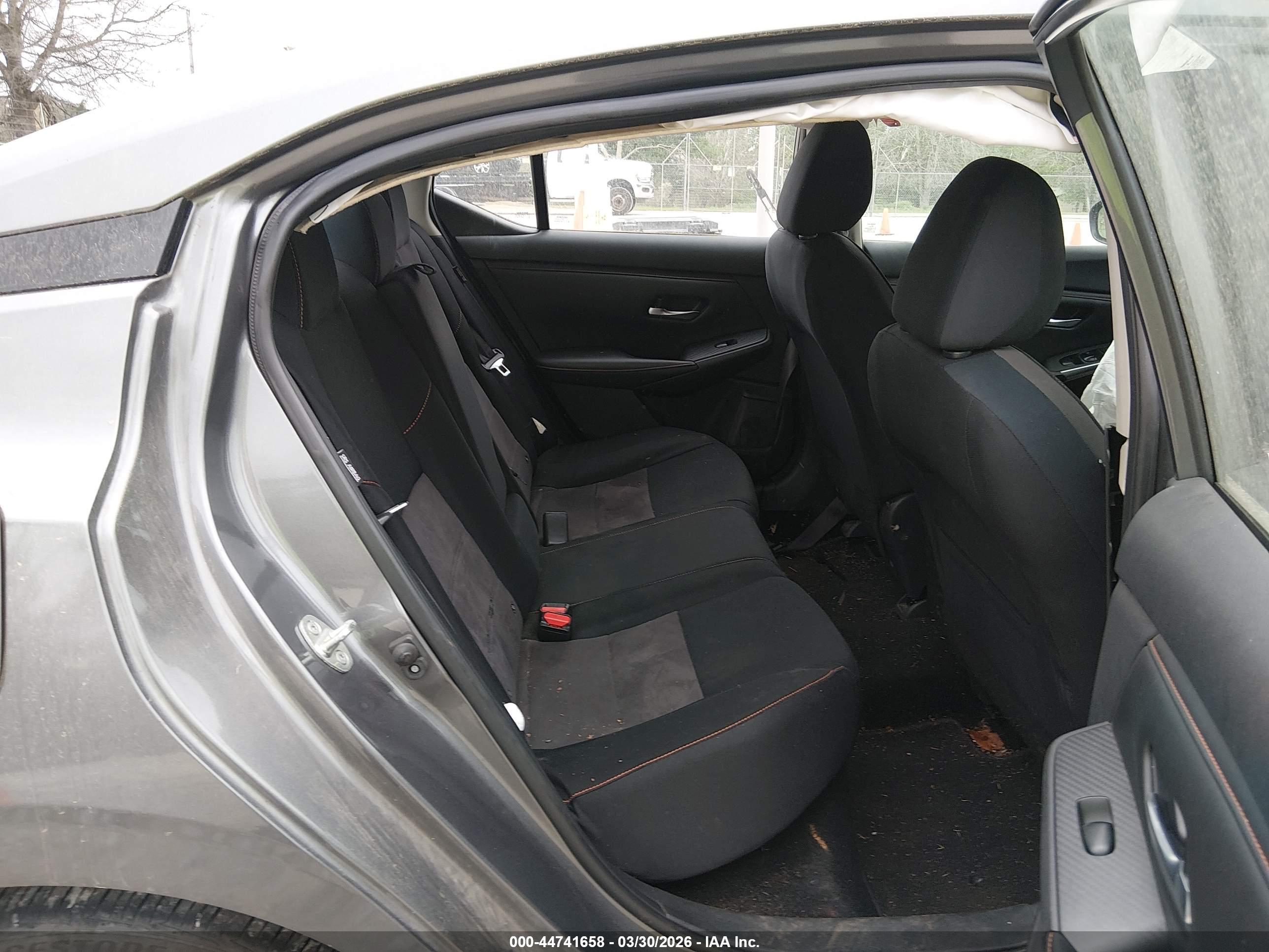 NISSAN SENTRA image 8