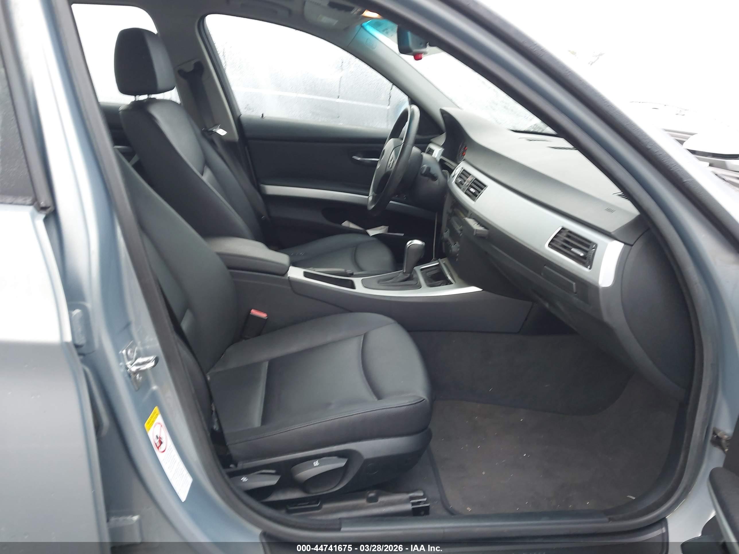 BMW 325I image 5