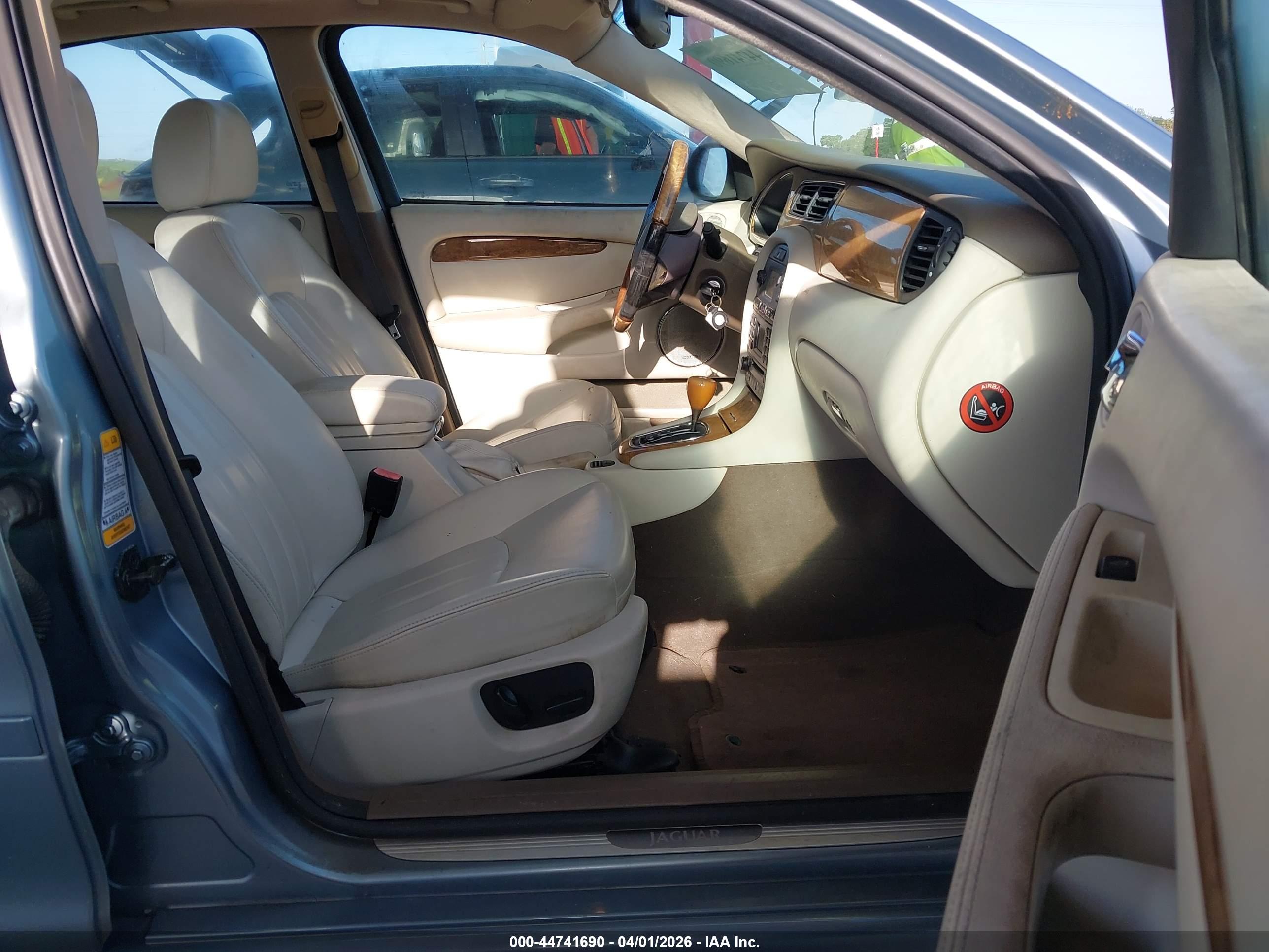 JAGUAR X-TYPE image 5
