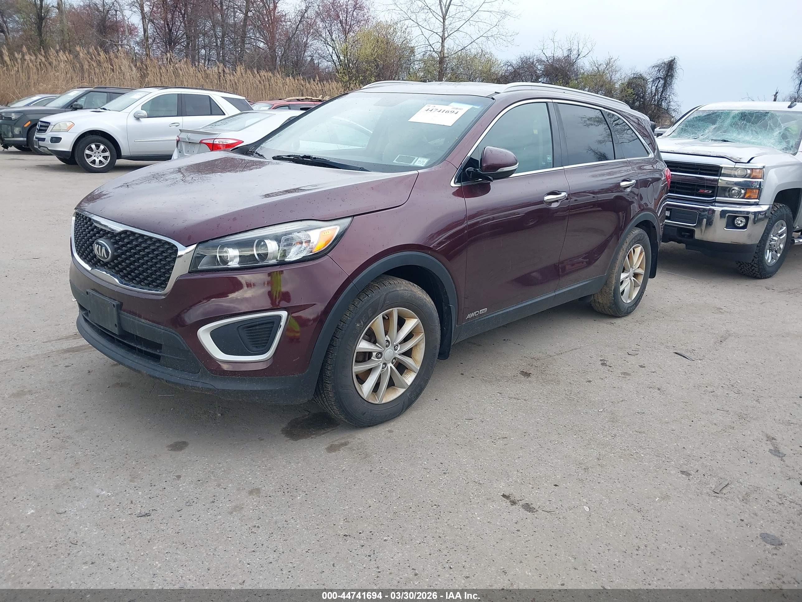 KIA SORENTO image 2