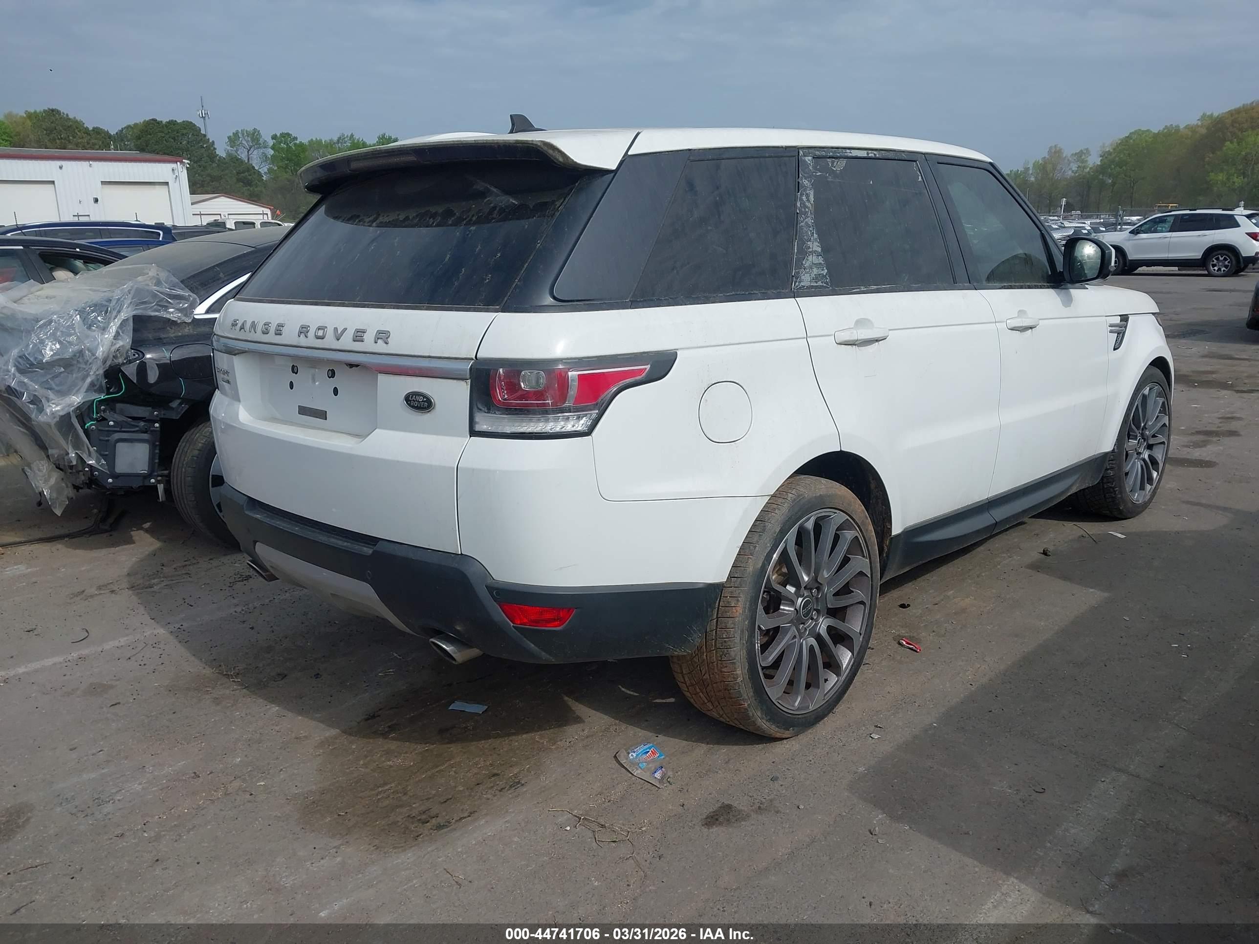 LAND ROVER image 4