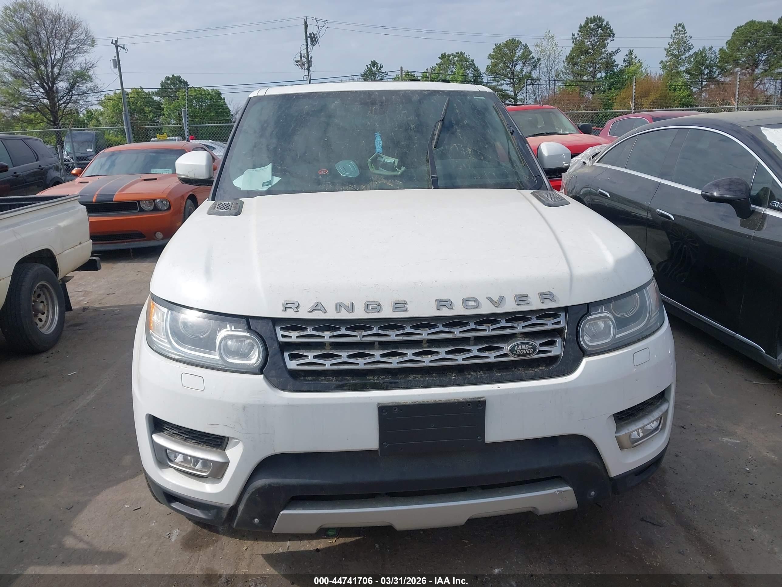 LAND ROVER image 6