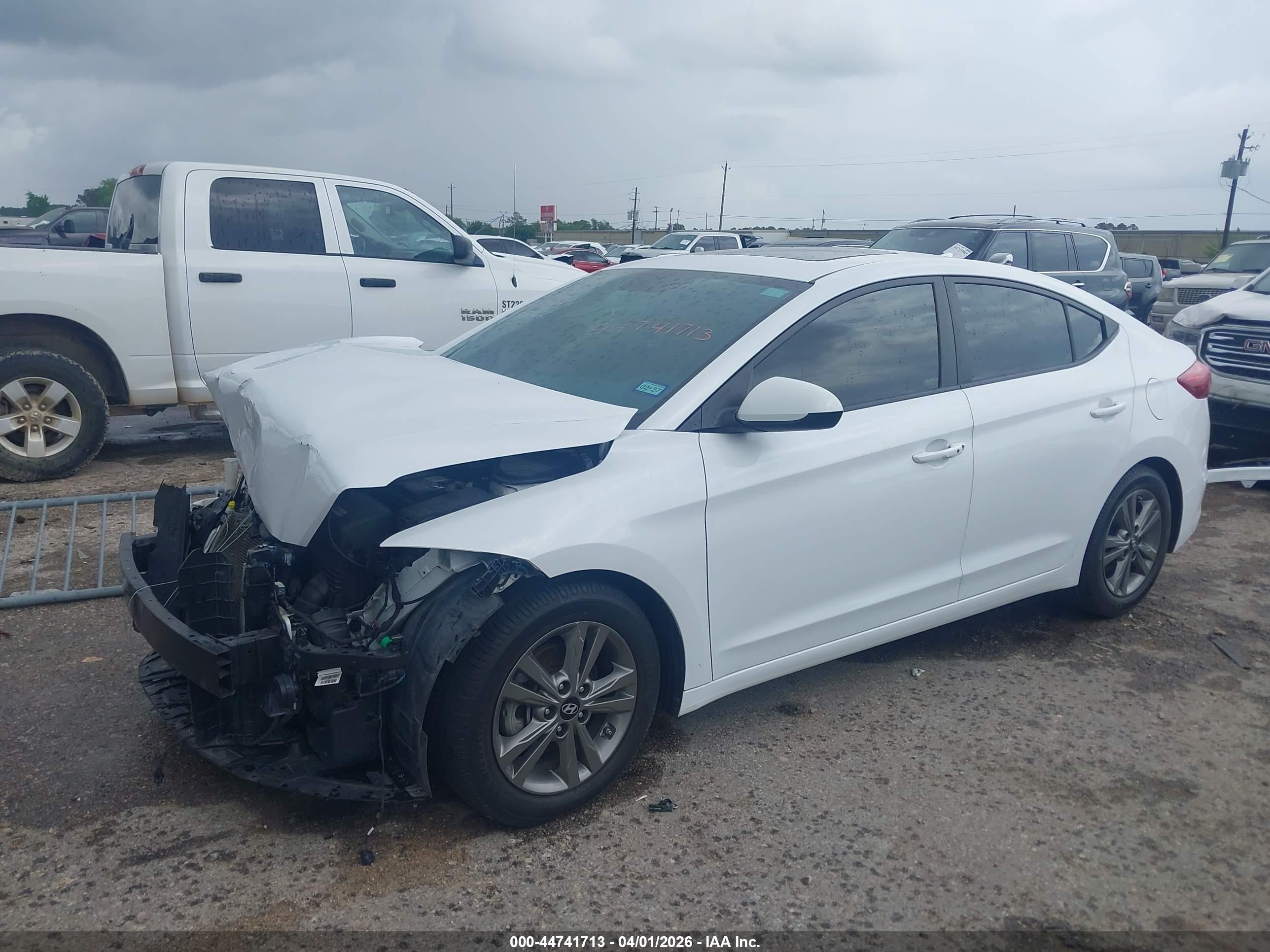 HYUNDAI ELANTRA image 2