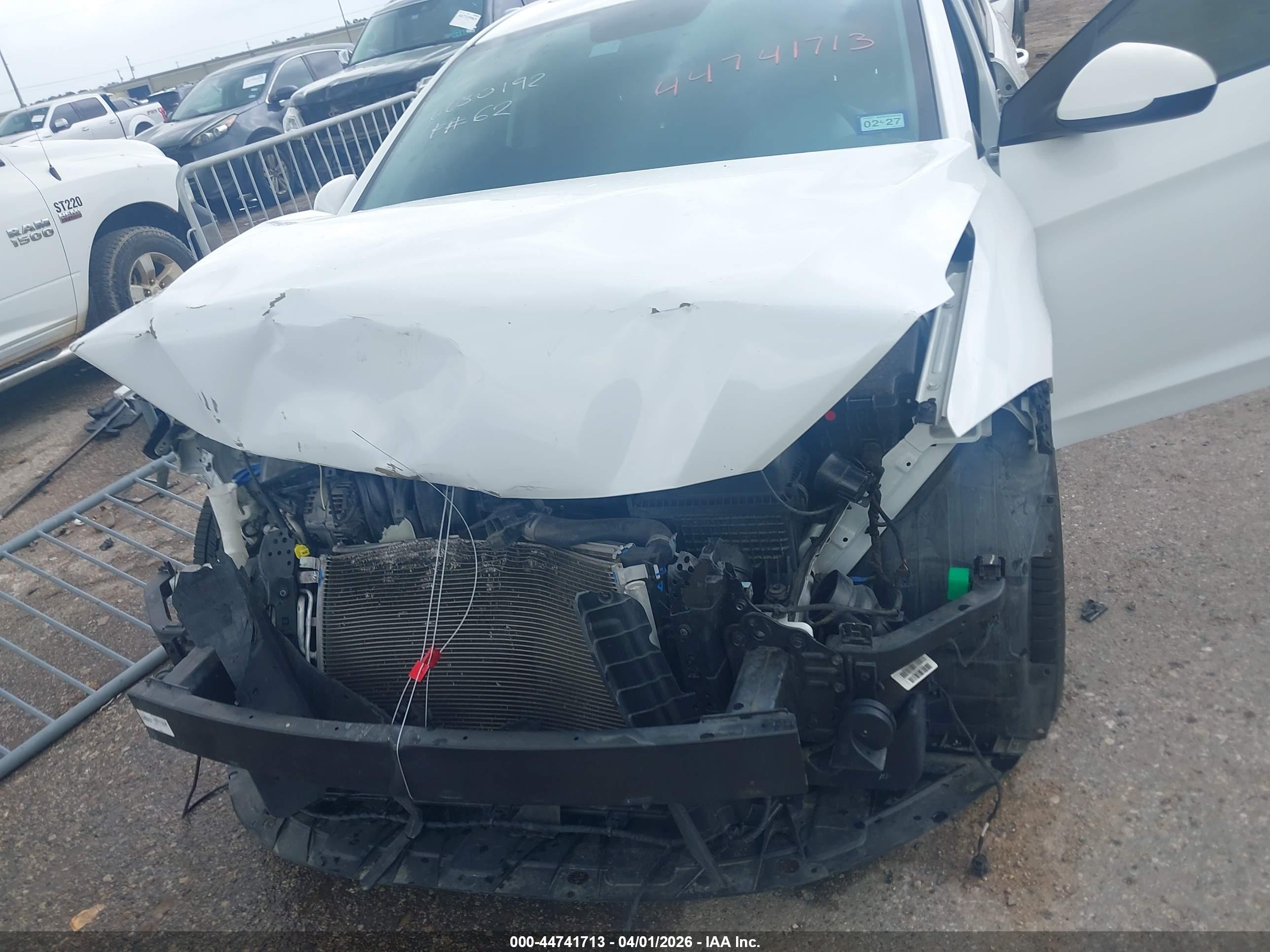 HYUNDAI ELANTRA image 6