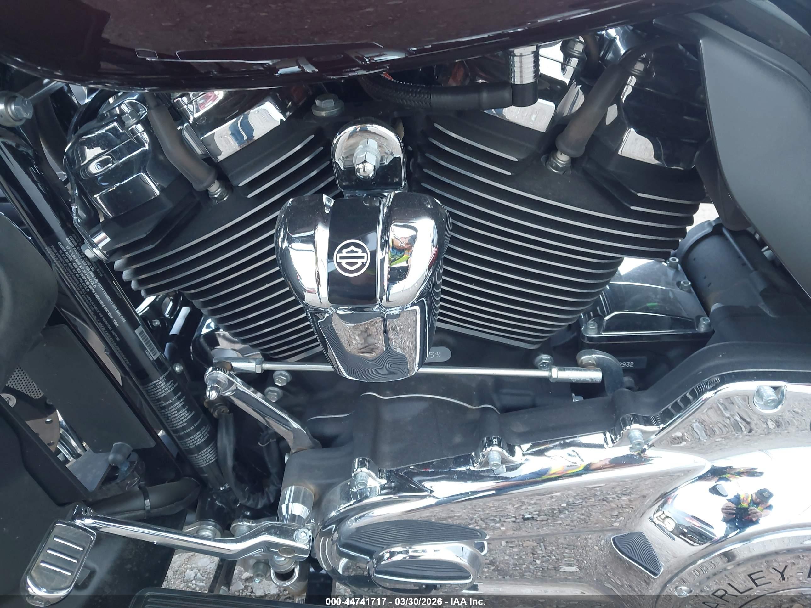 HARLEY-DAVIDSON FLHTK image 9