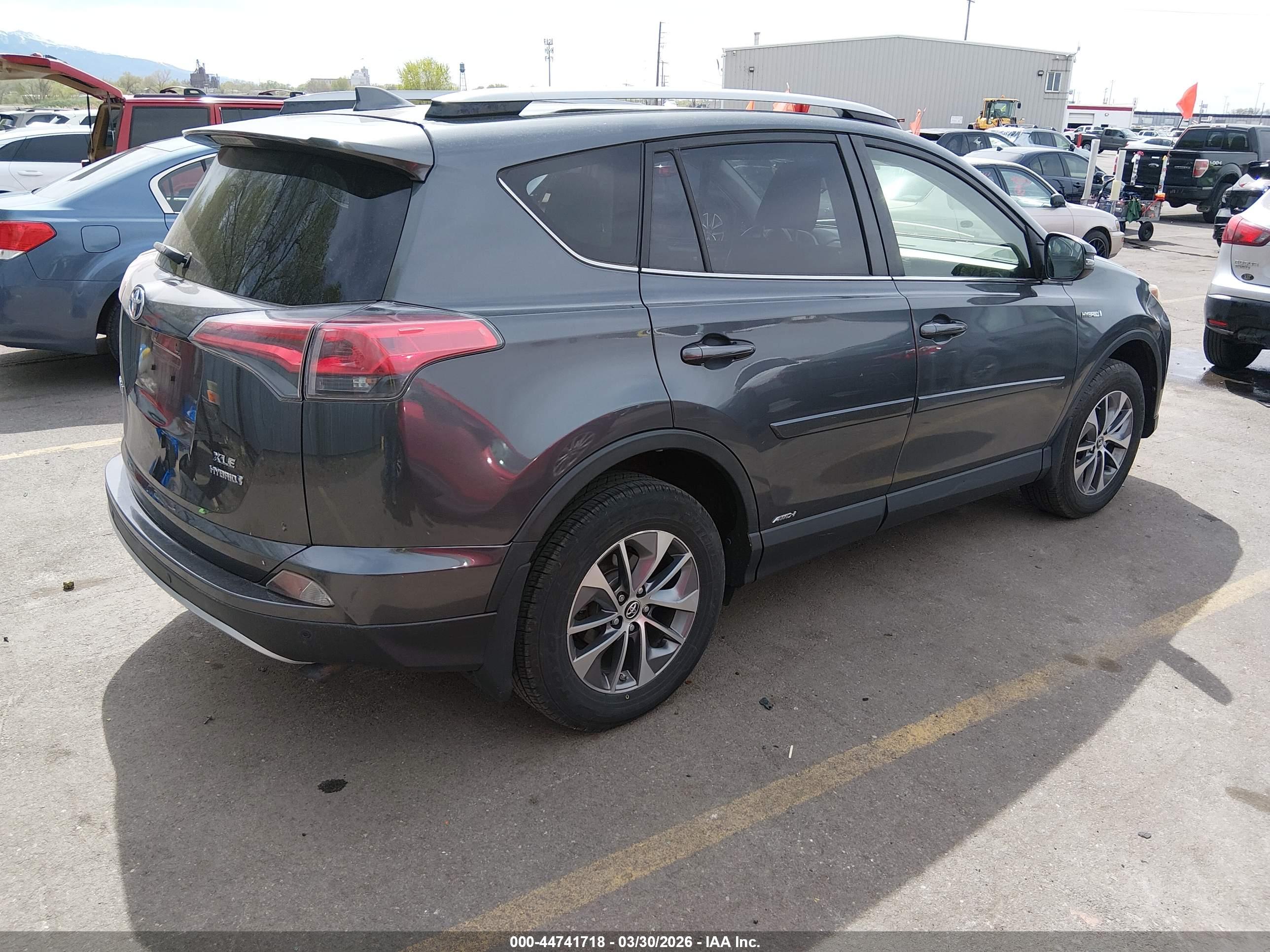 TOYOTA RAV4 image 4