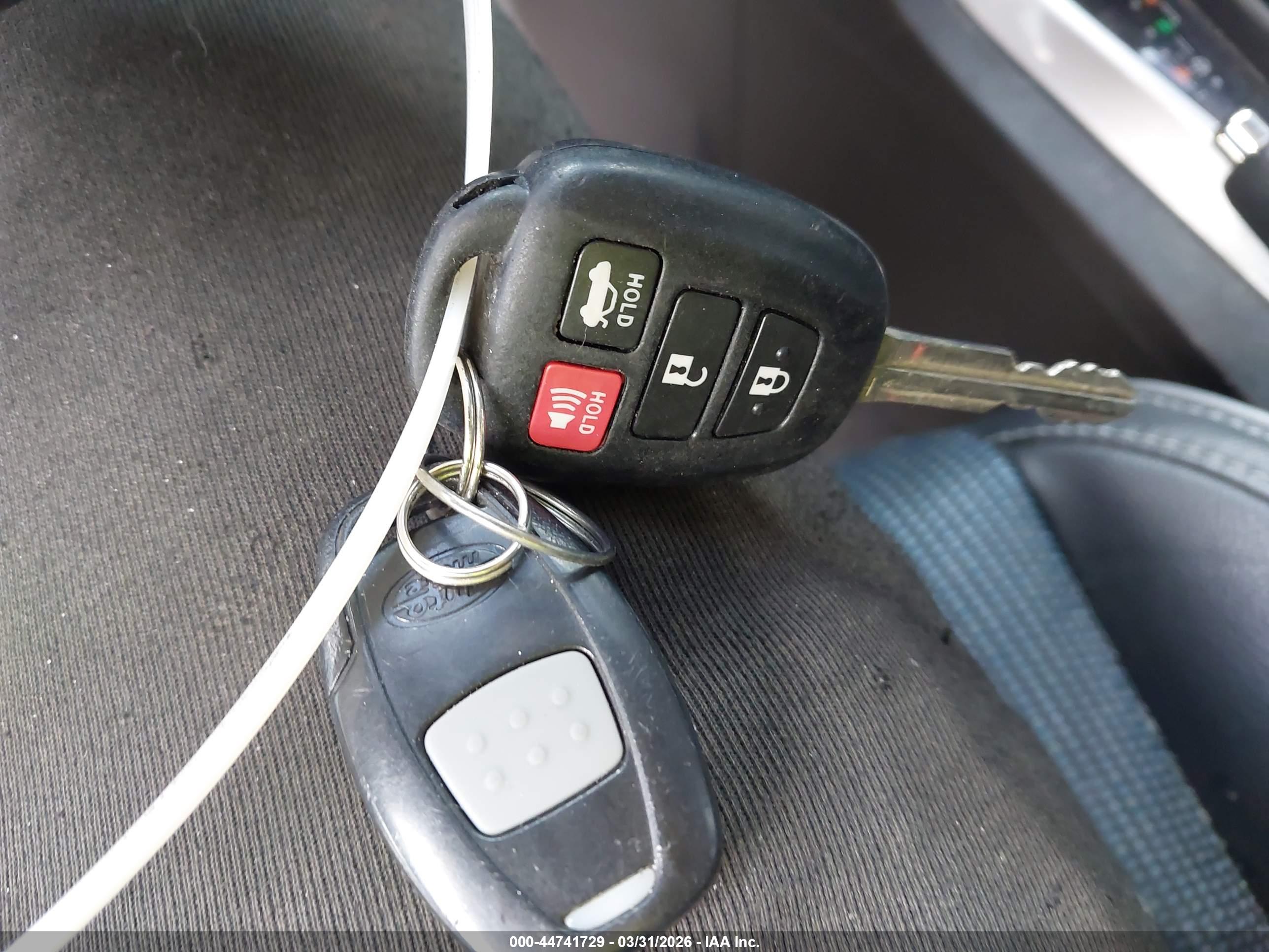 TOYOTA COROLLA image 11