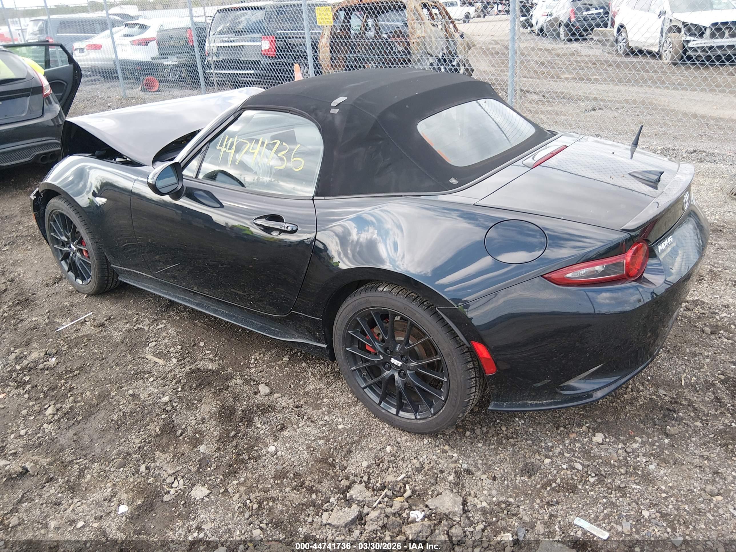 MAZDA MX-5 image 3