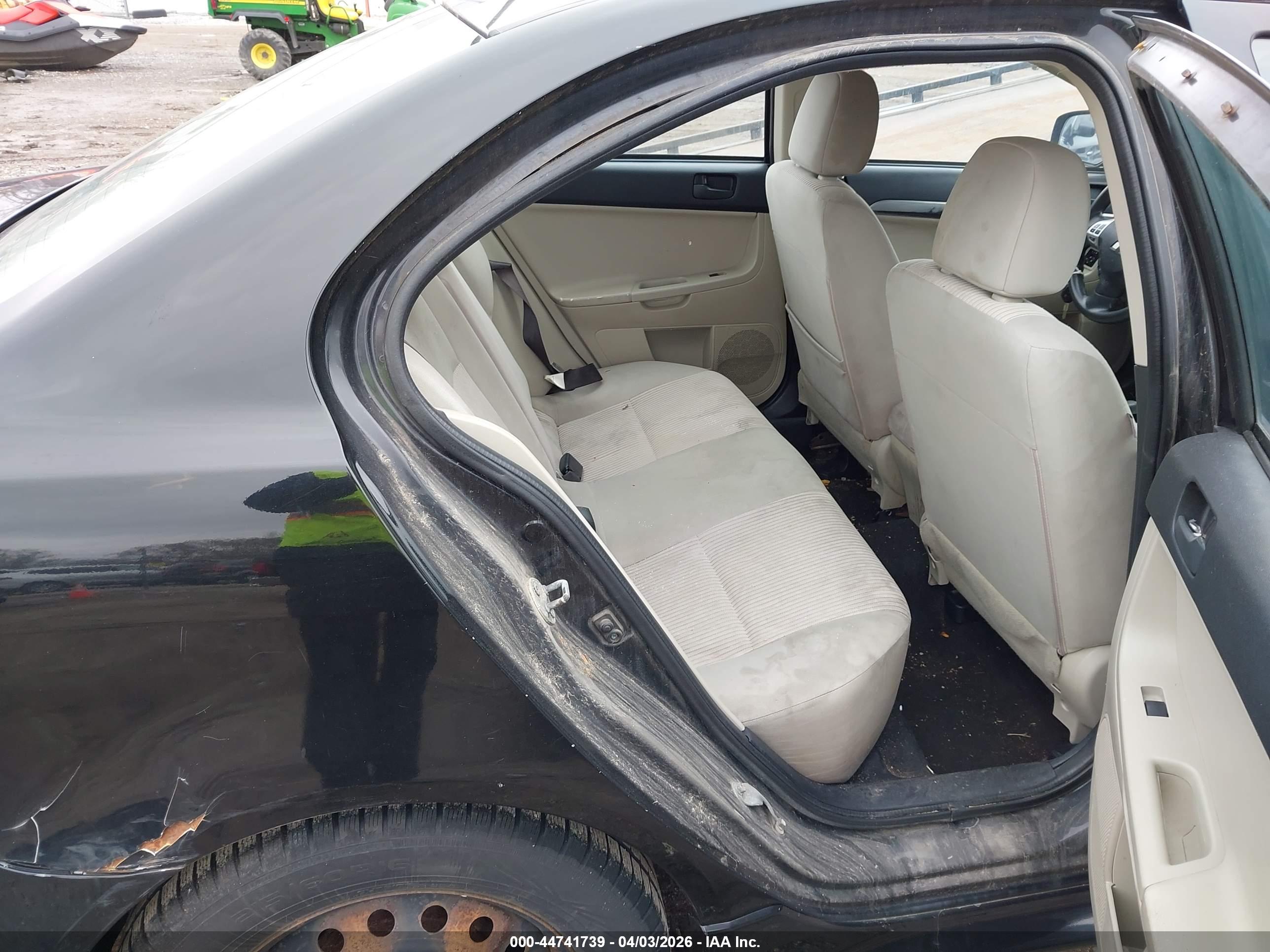 MITSUBISHI LANCER image 8