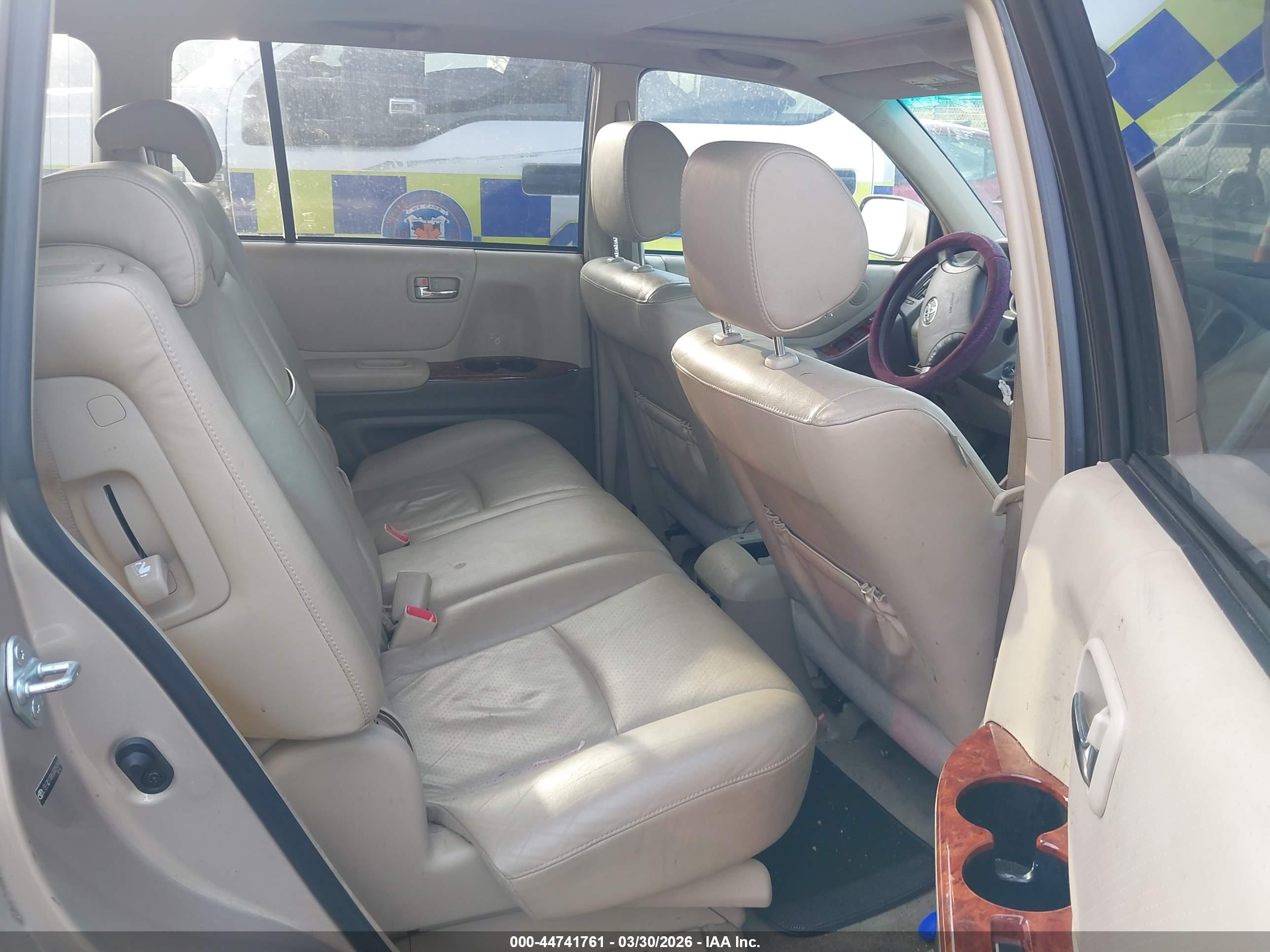 TOYOTA HIGHLANDER image 8