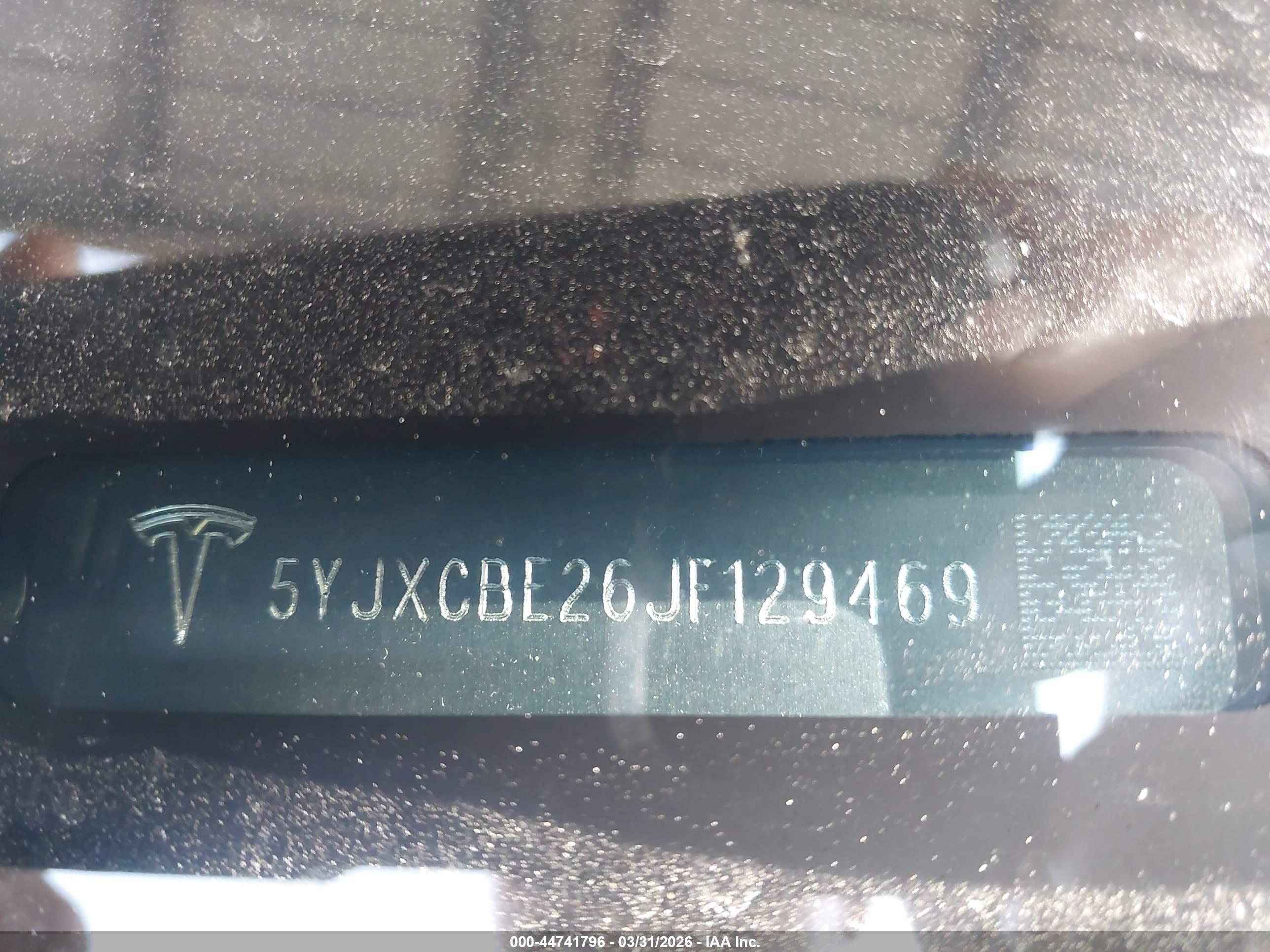 TESLA MODEL image 9