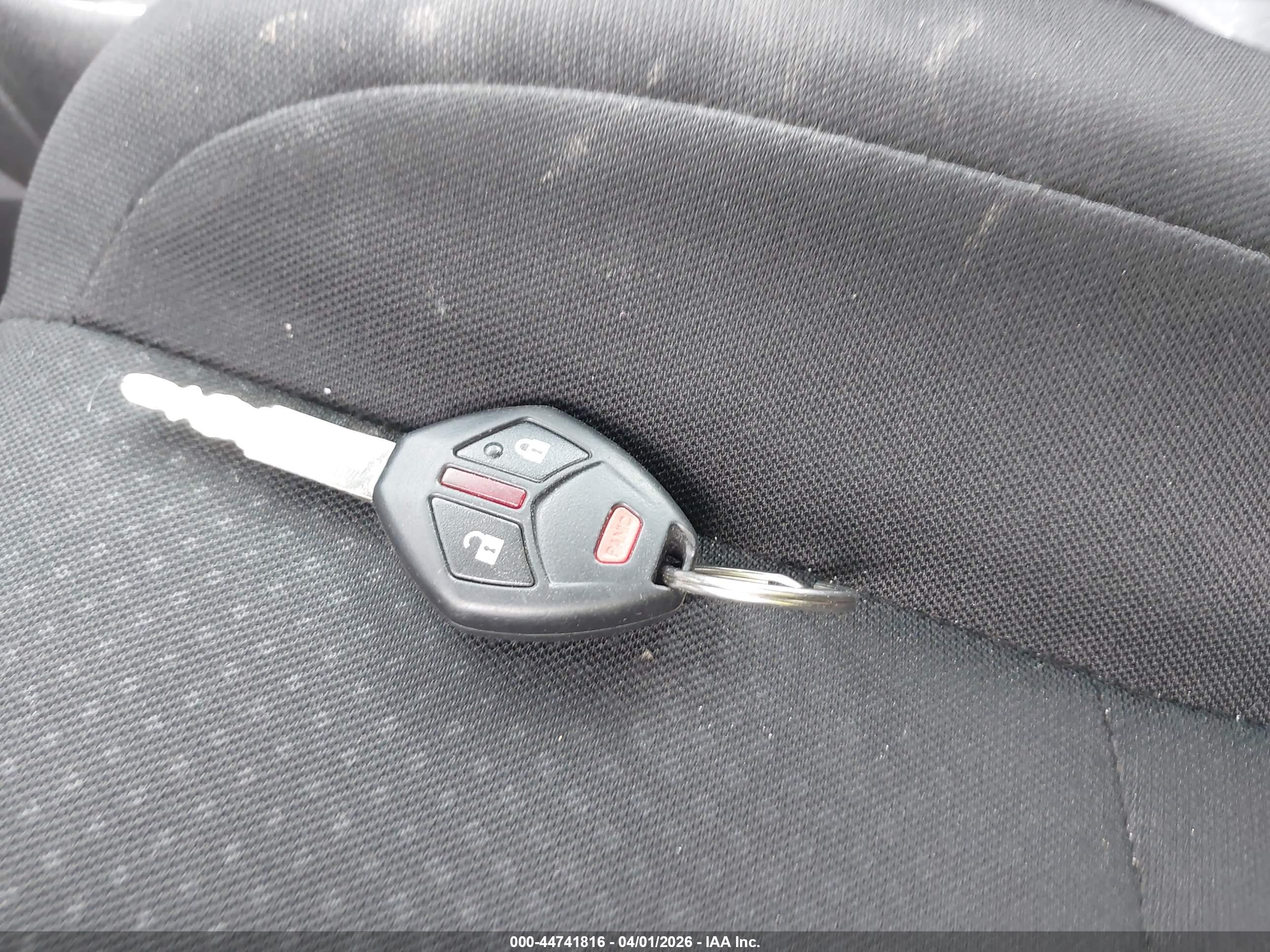 MITSUBISHI OUTLANDER image 11