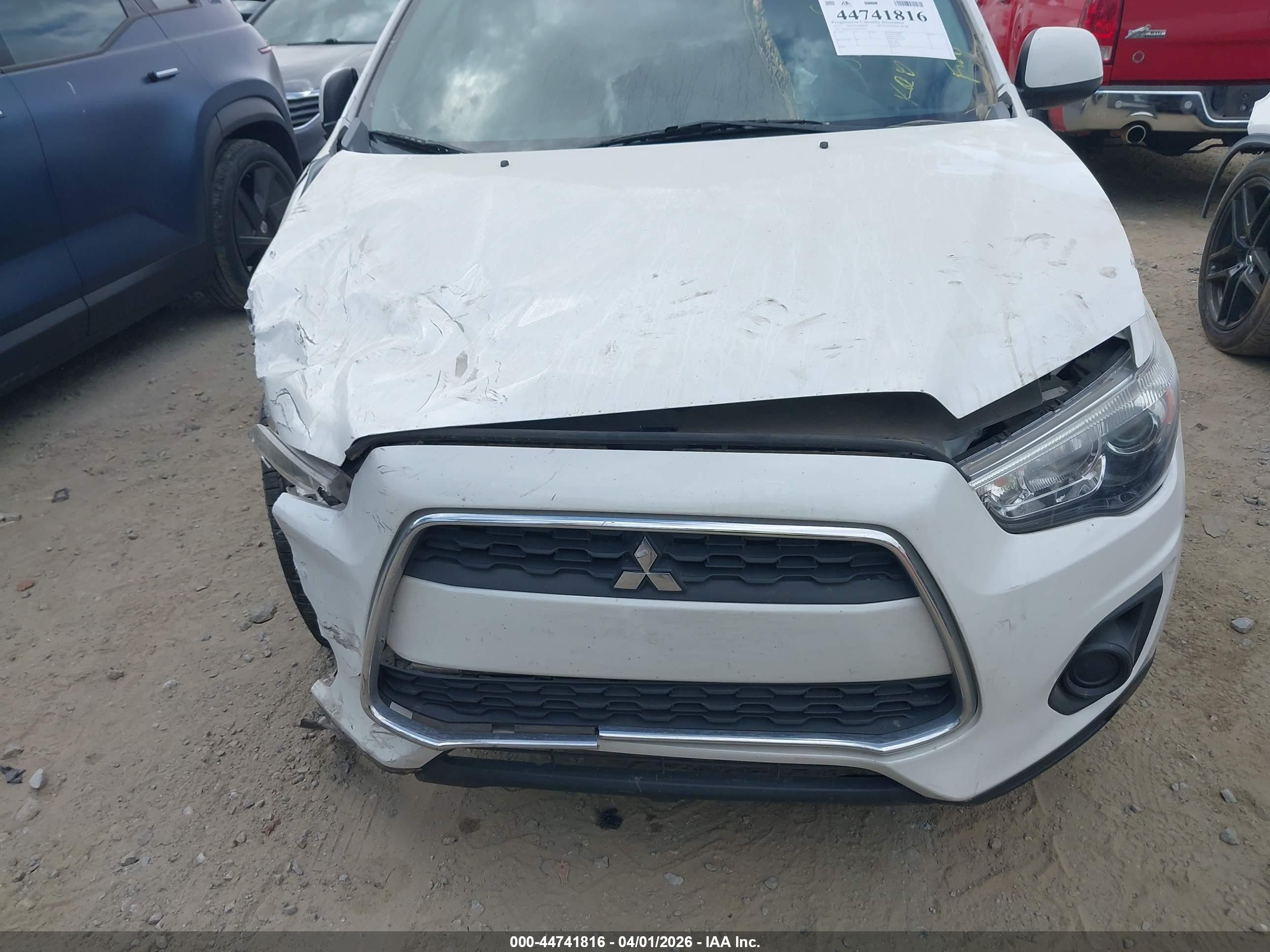 MITSUBISHI OUTLANDER image 6