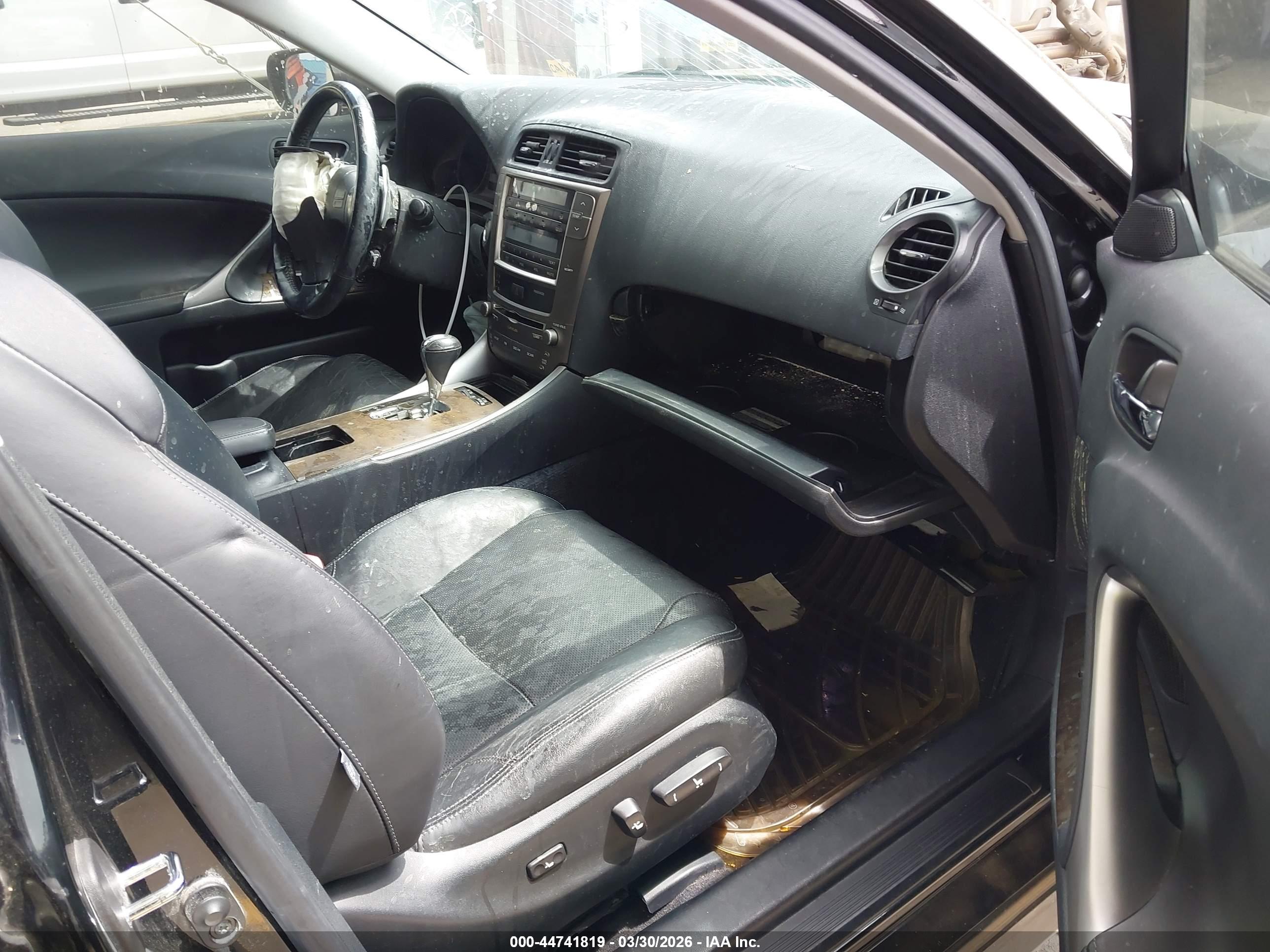 LEXUS IS image 5