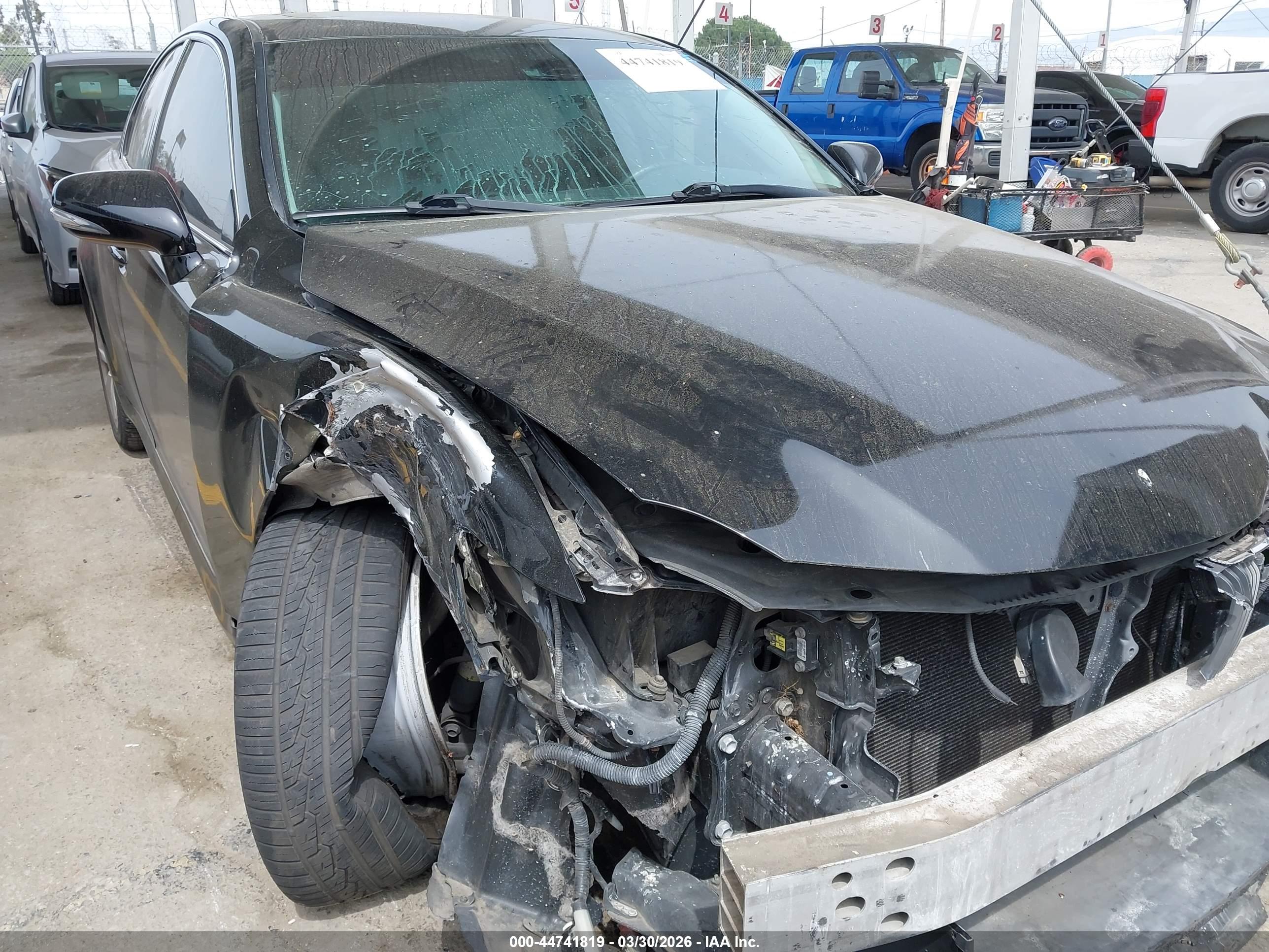 LEXUS IS image 6
