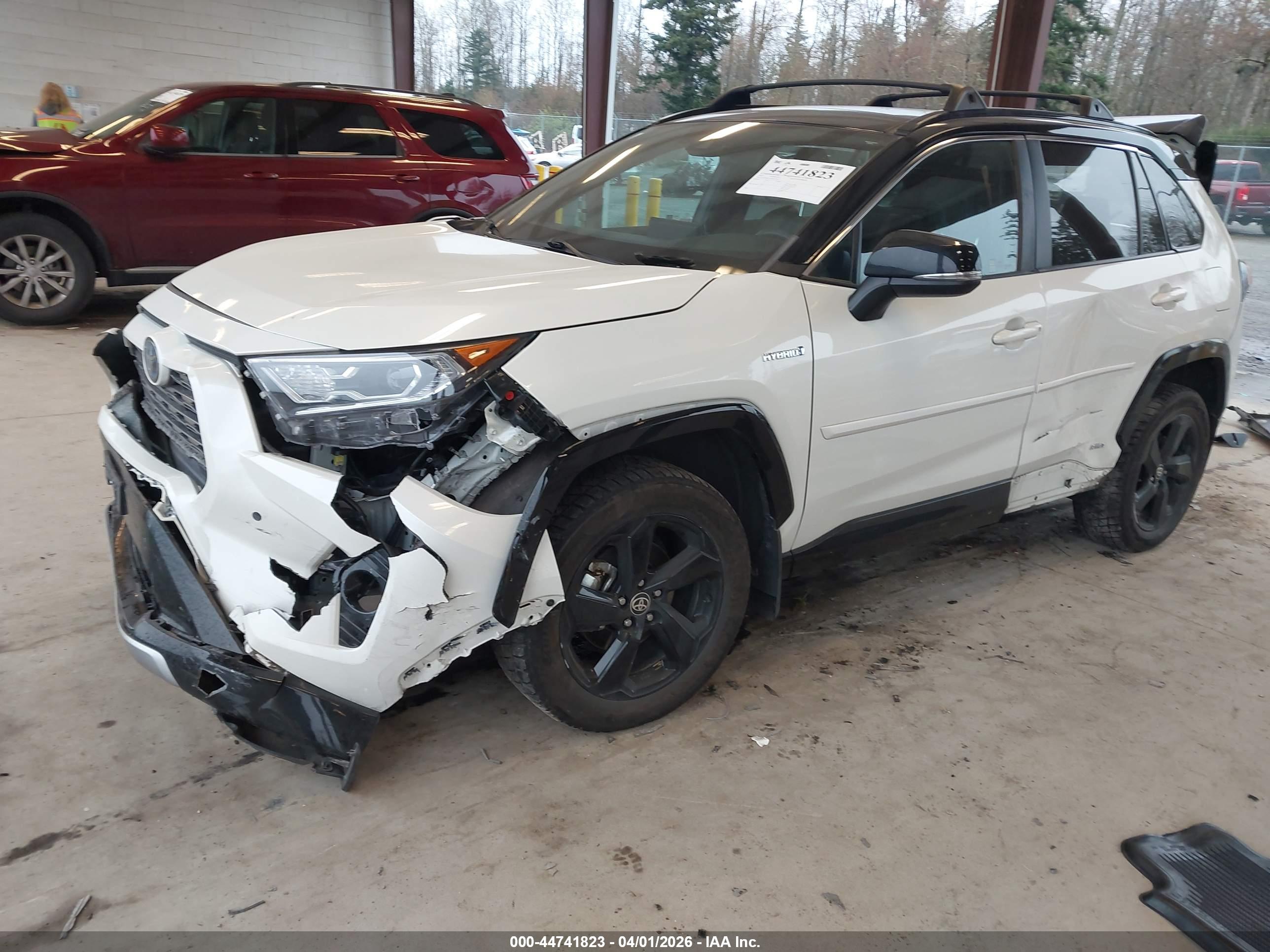 TOYOTA RAV4 image 2