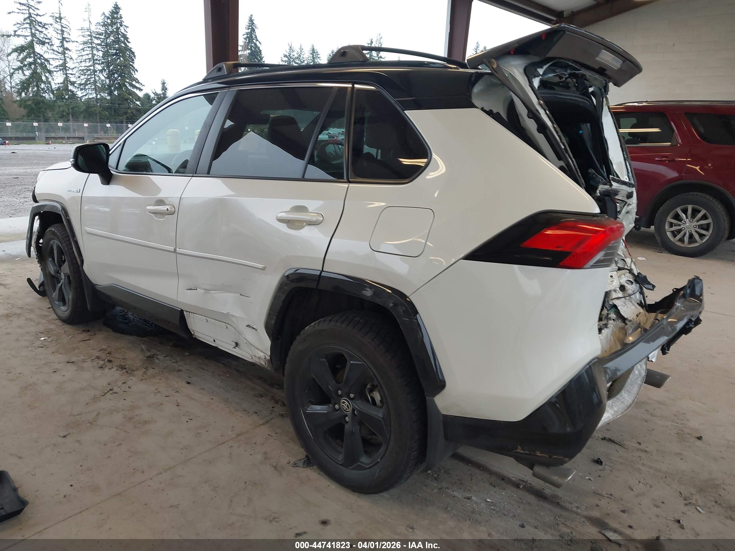 TOYOTA RAV4 image 3