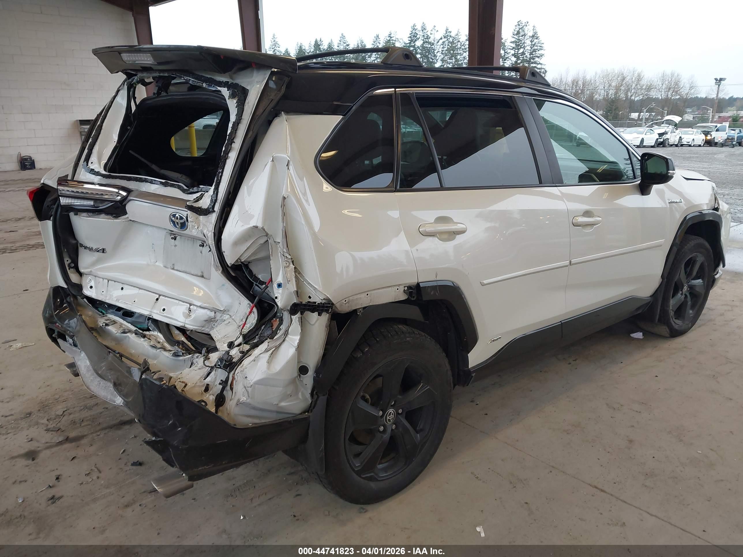 TOYOTA RAV4 image 4