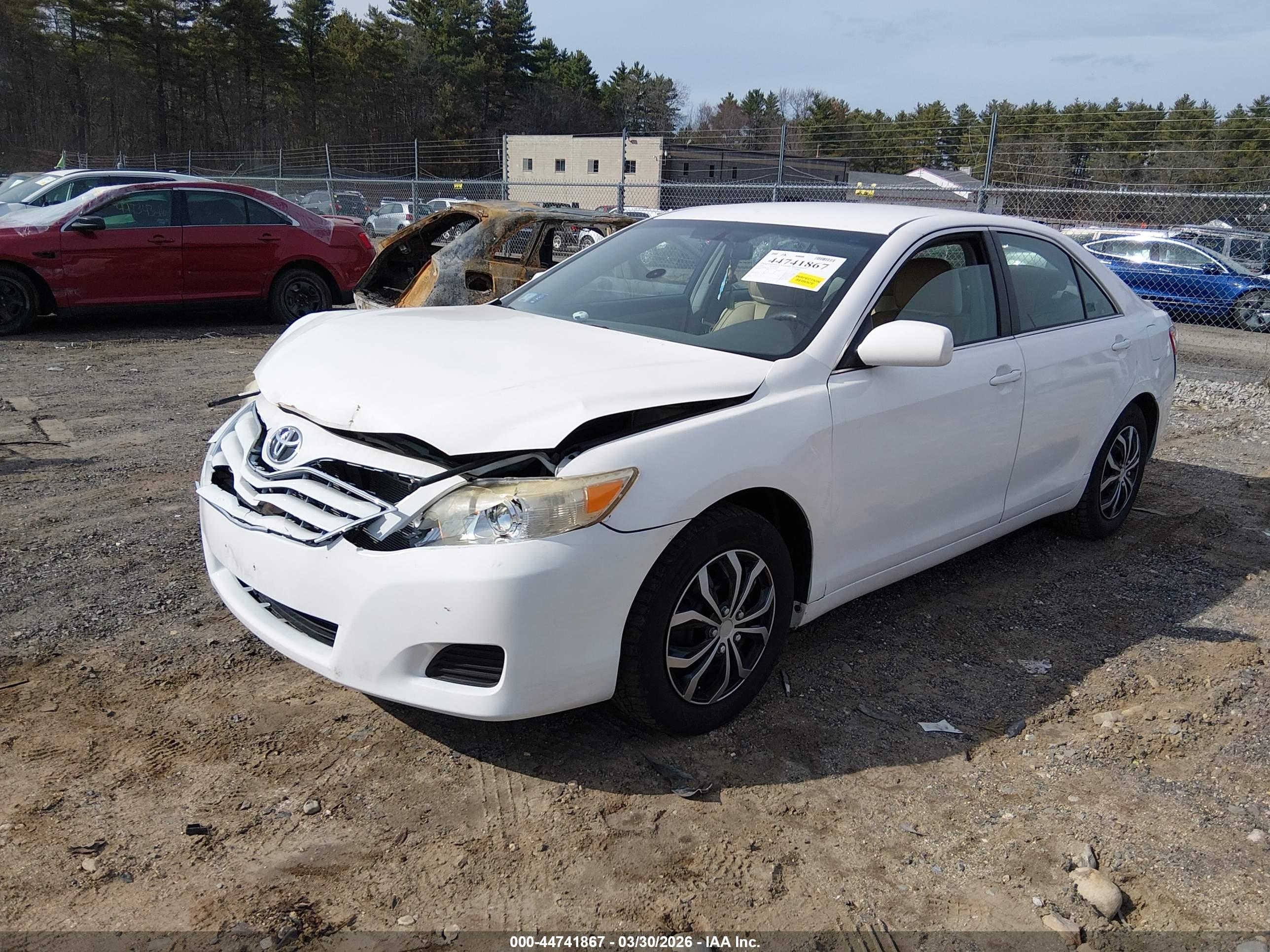 TOYOTA CAMRY image 2