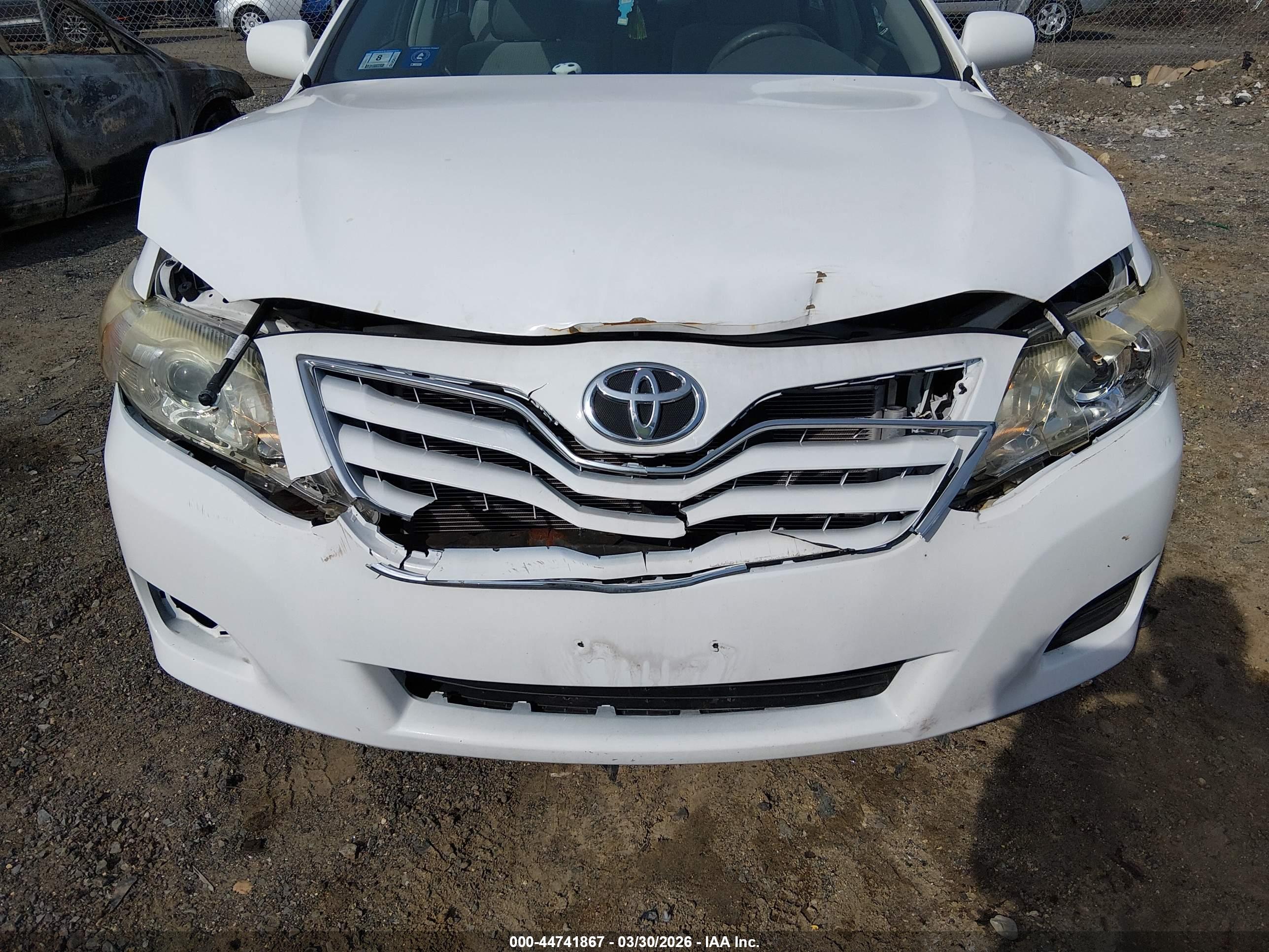 TOYOTA CAMRY image 6