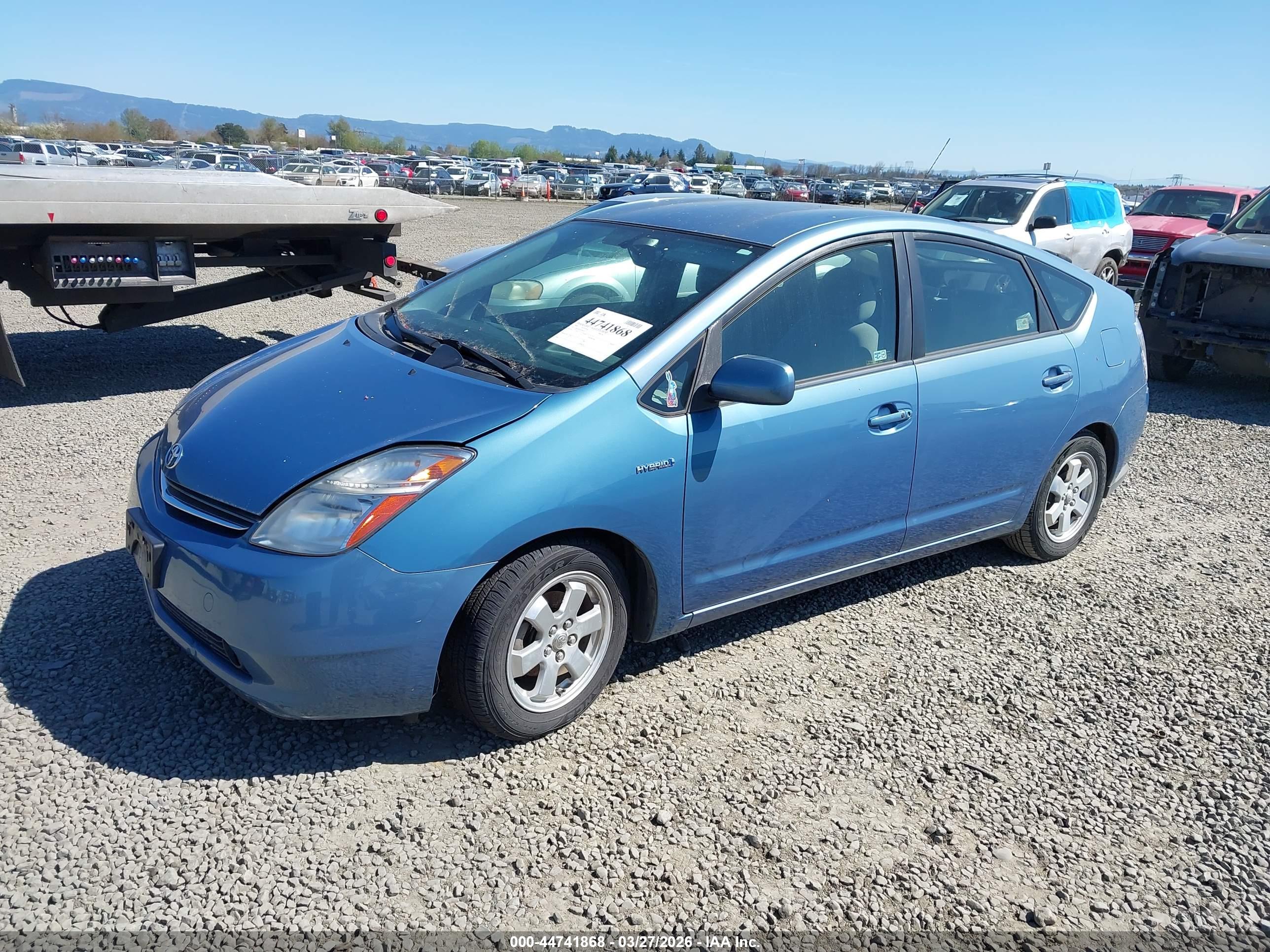 TOYOTA PRIUS image 2