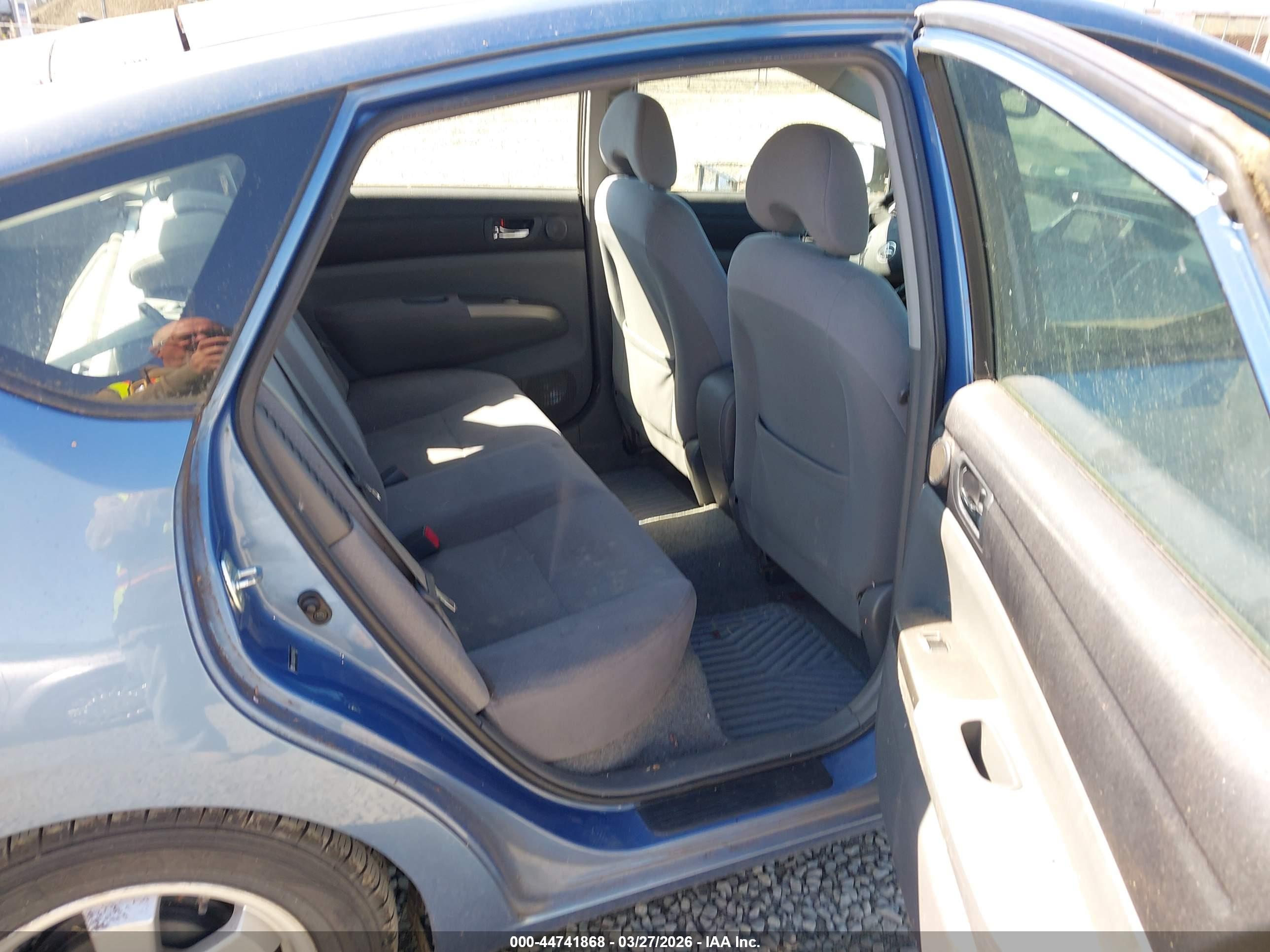 TOYOTA PRIUS image 8
