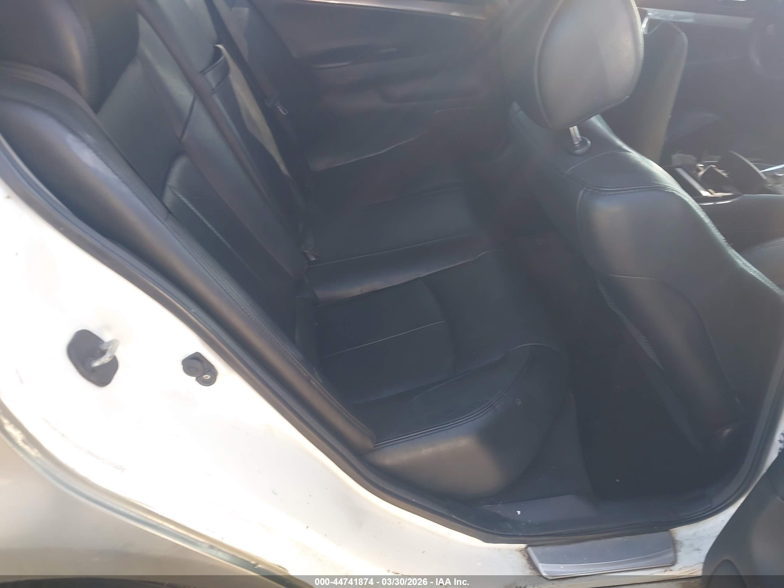 INFINITI G37 image 8