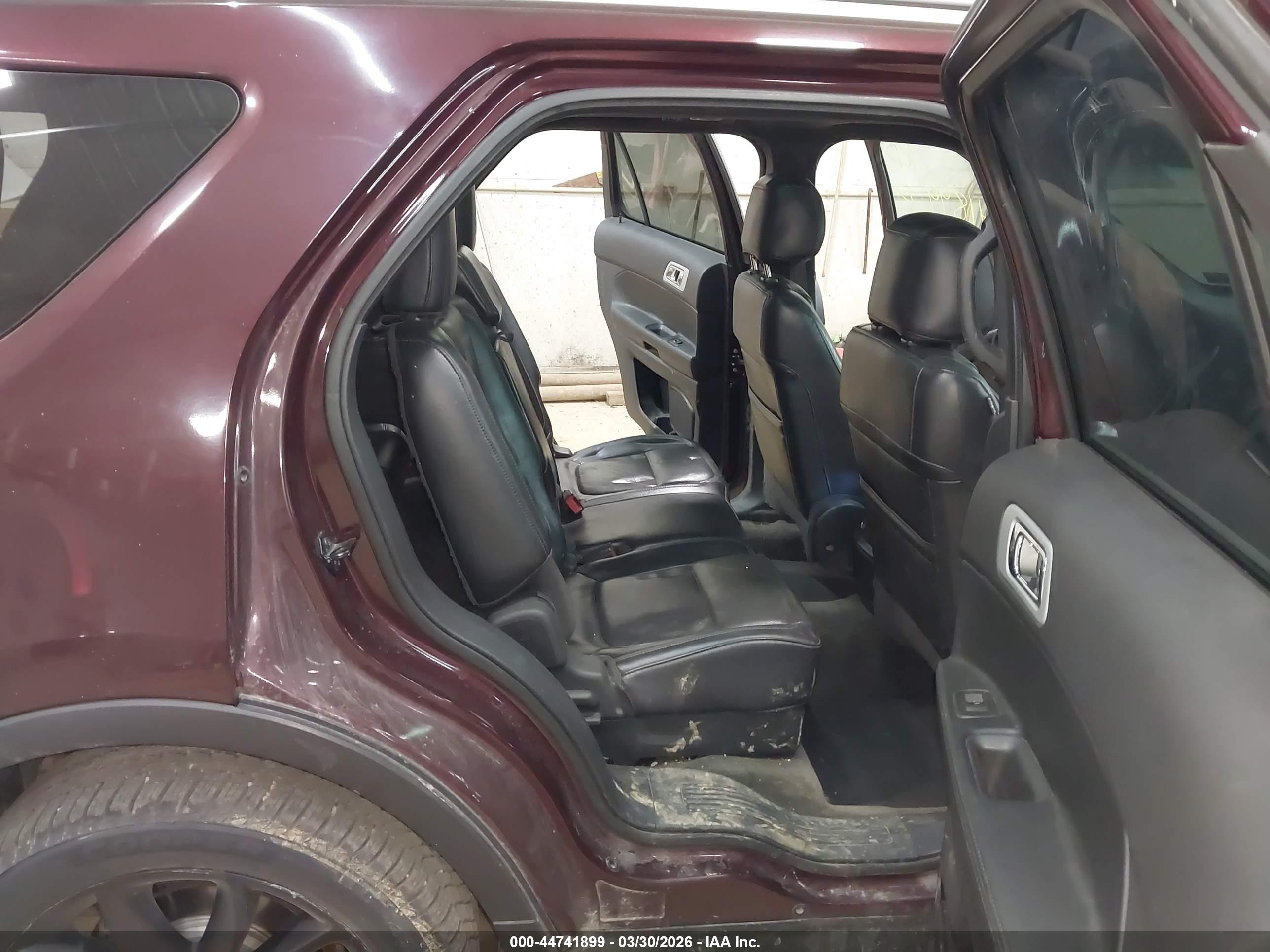 FORD EXPLORER image 8