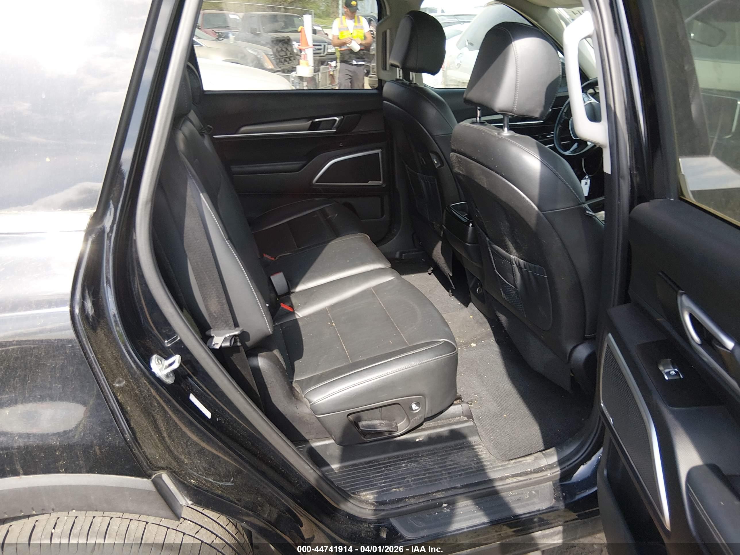 KIA TELLURIDE image 8