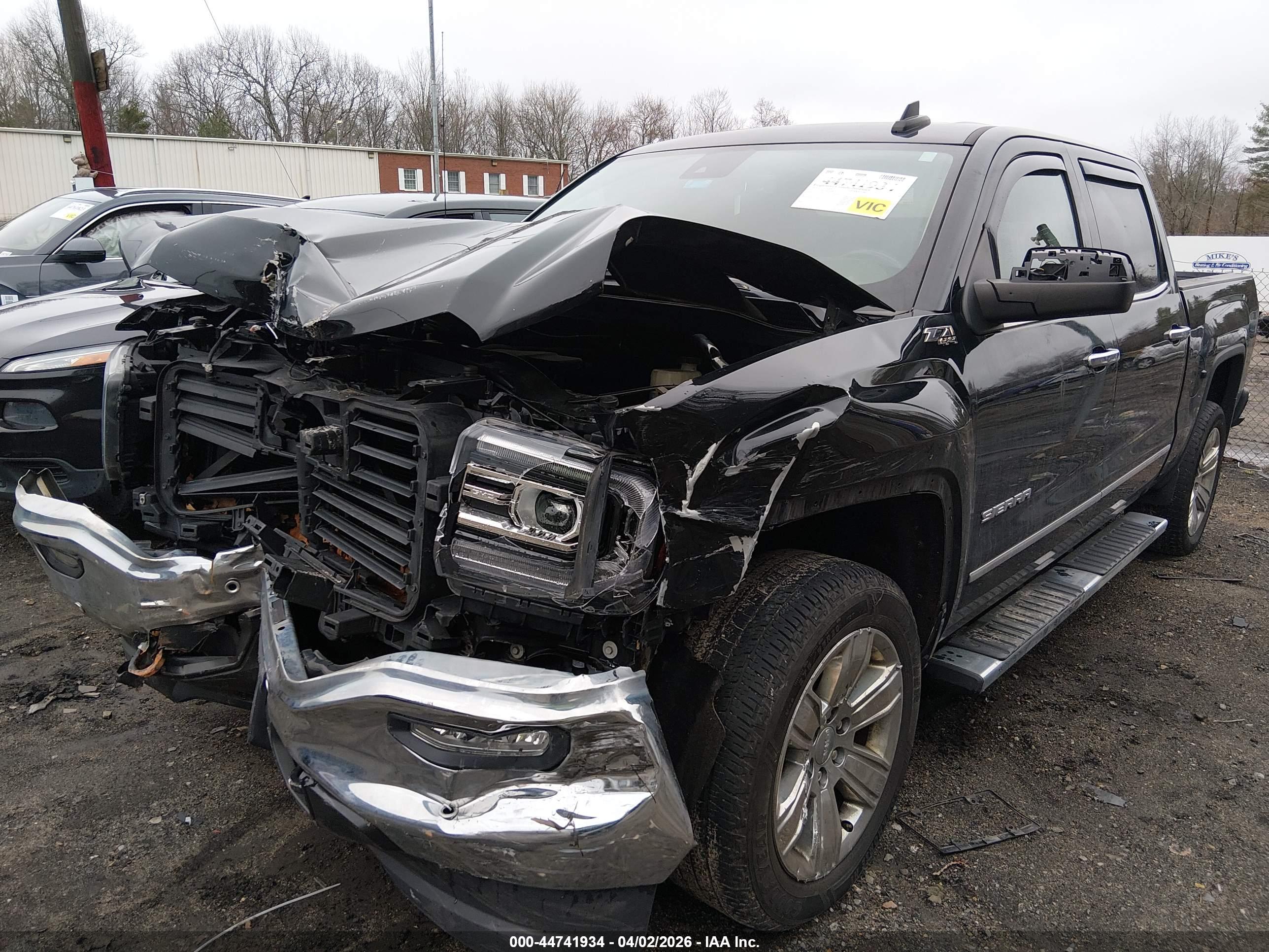 GMC SIERRA image 2