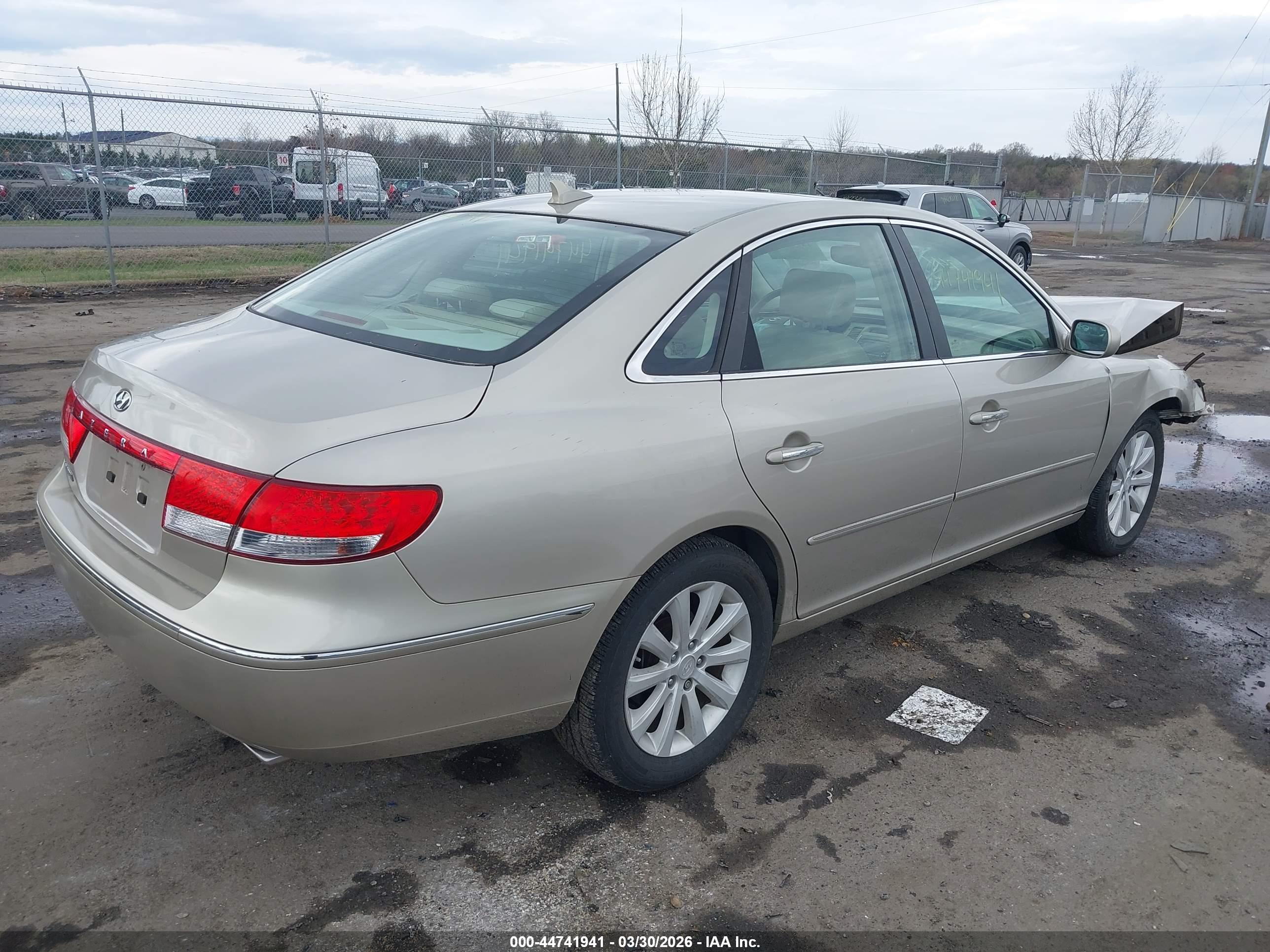 HYUNDAI AZERA image 4
