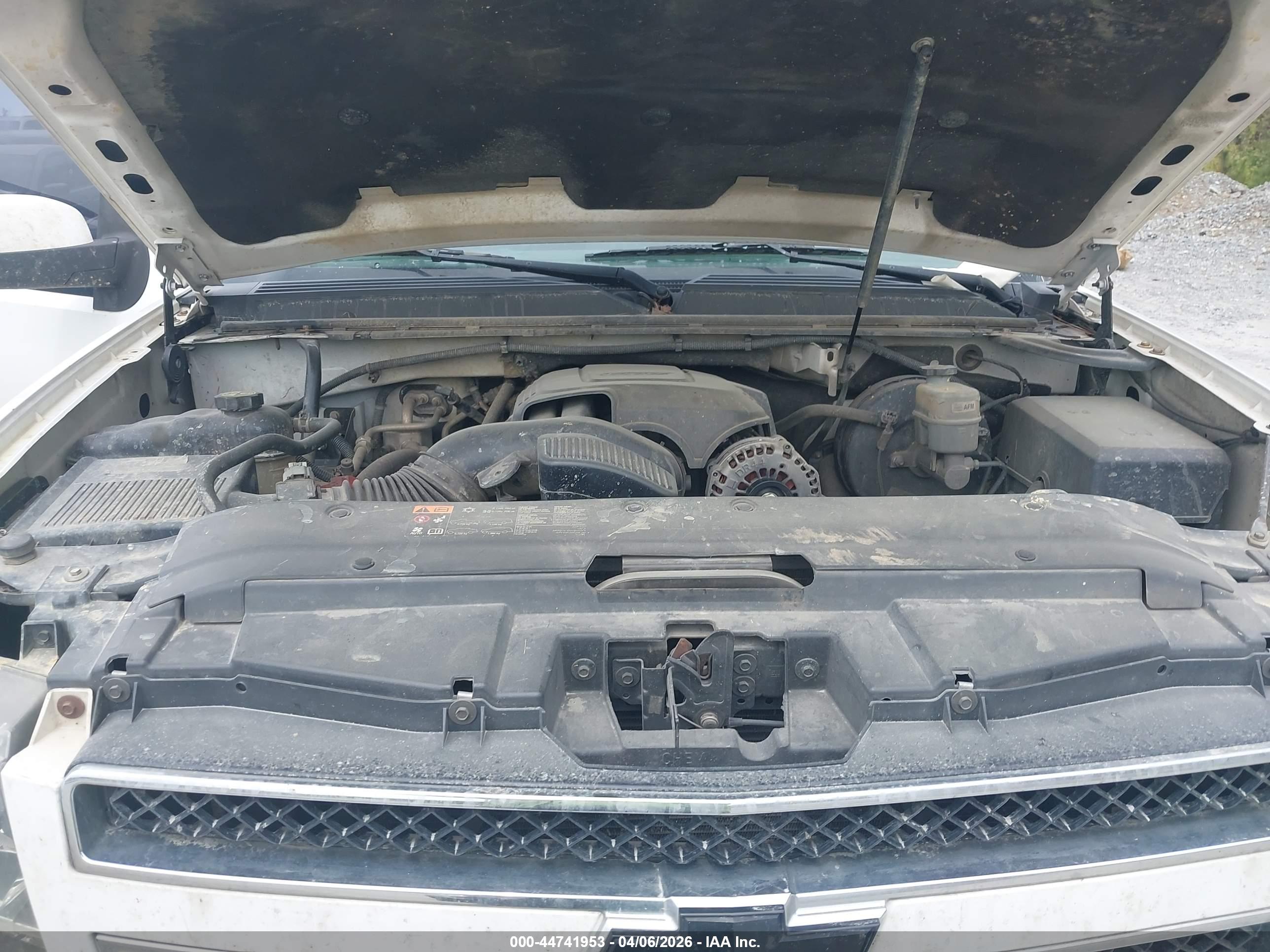 CHEVROLET TAHOE image 10