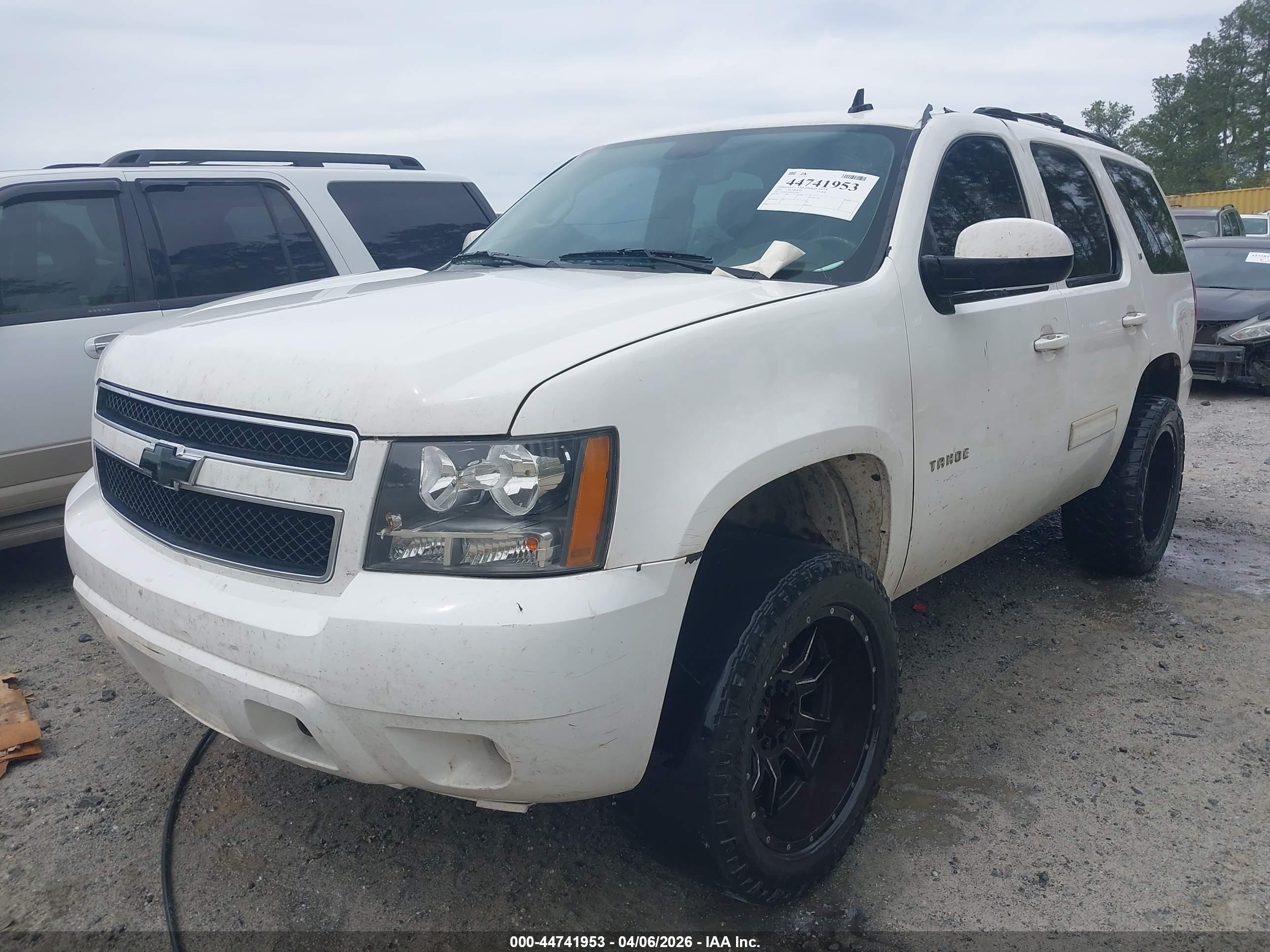 CHEVROLET TAHOE image 2