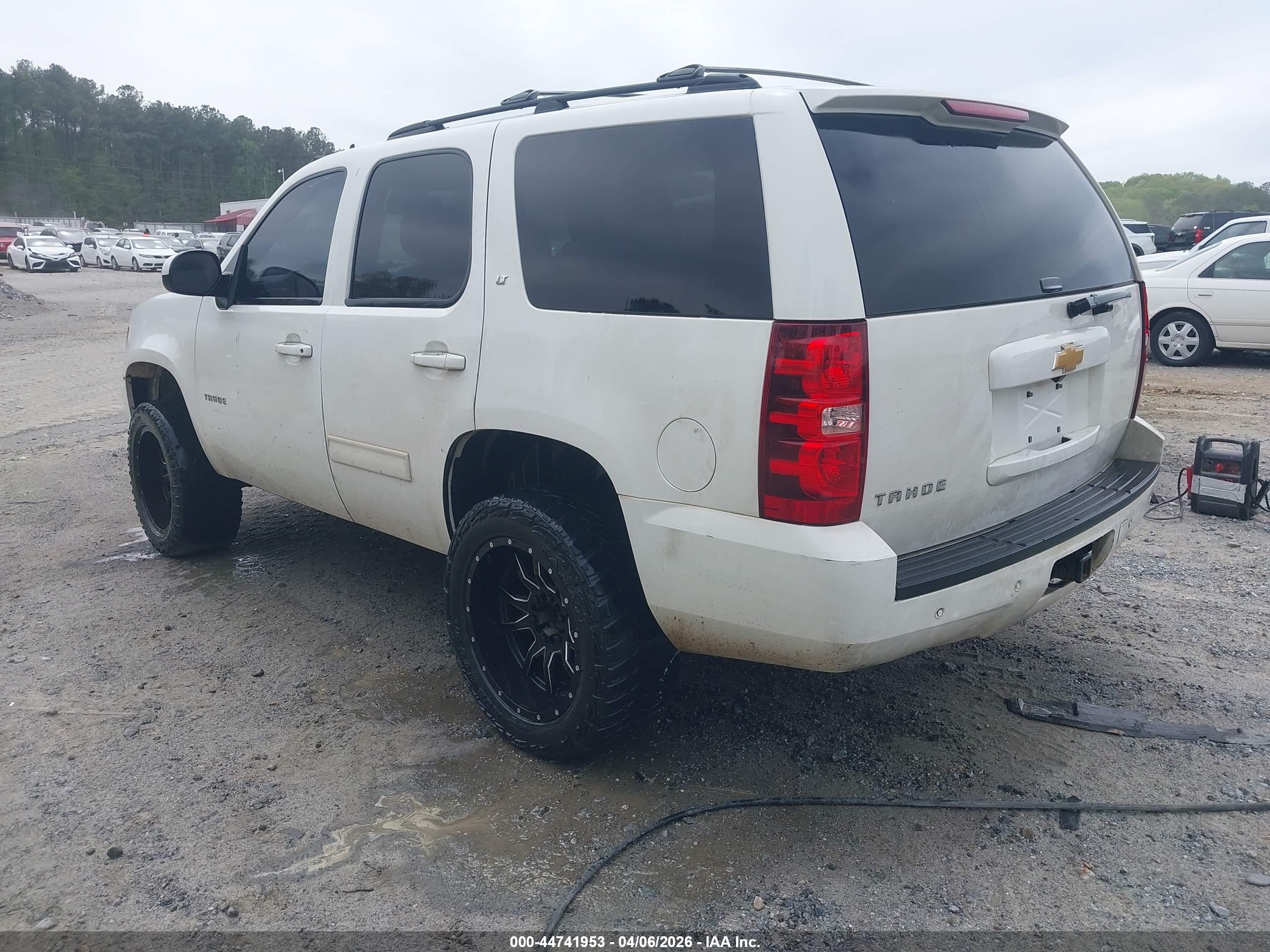 CHEVROLET TAHOE image 3