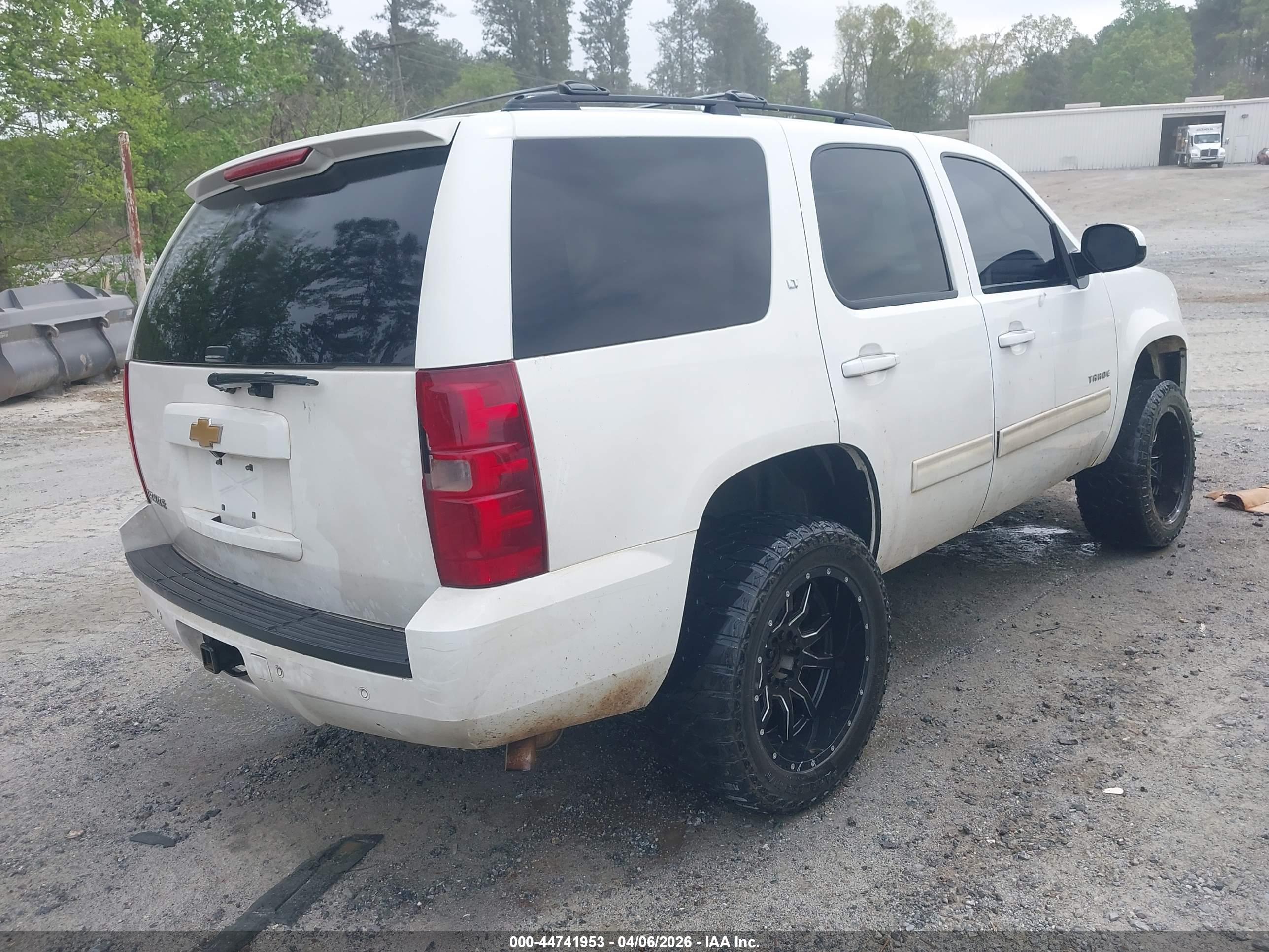 CHEVROLET TAHOE image 4