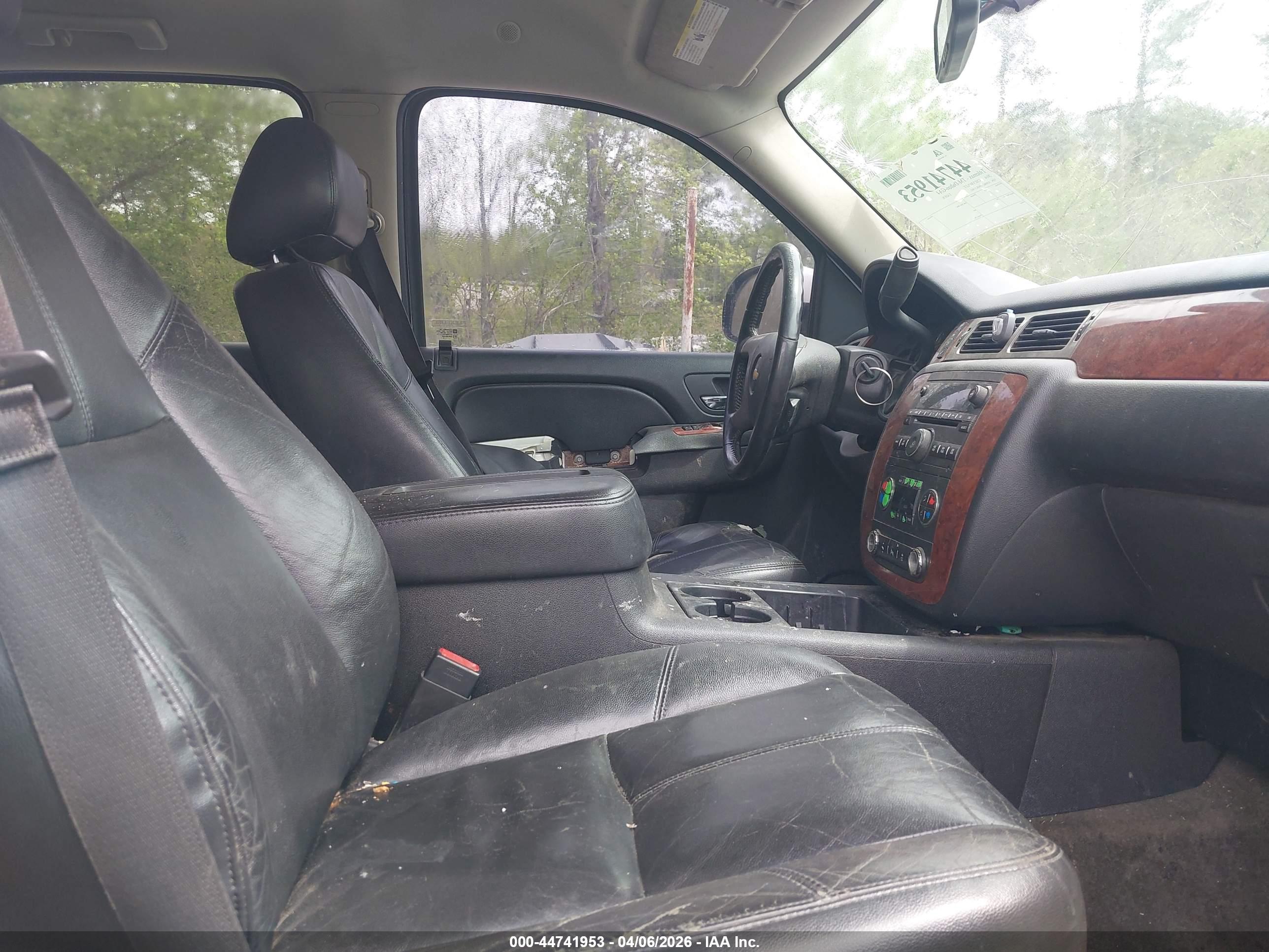 CHEVROLET TAHOE image 5