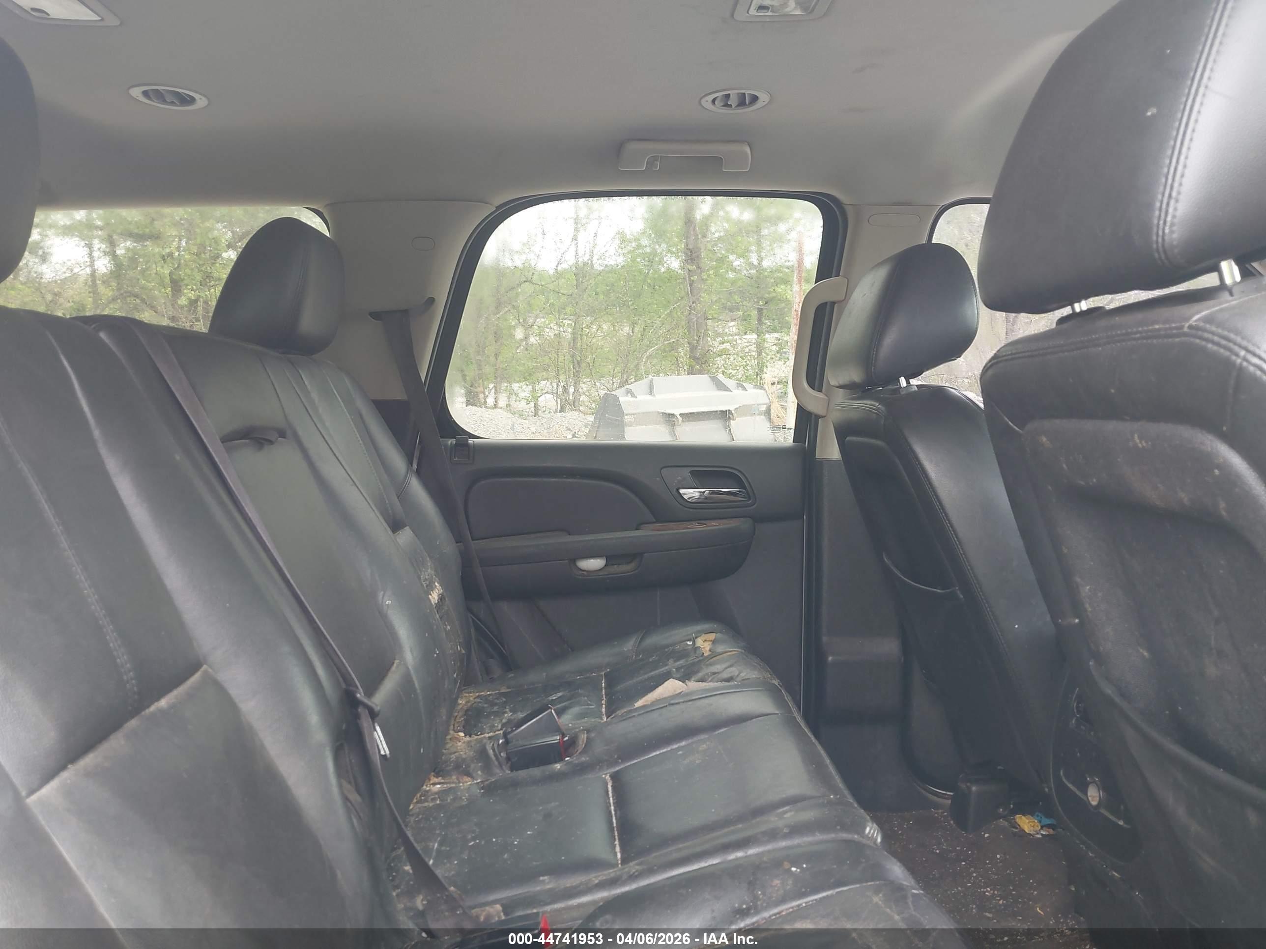 CHEVROLET TAHOE image 8