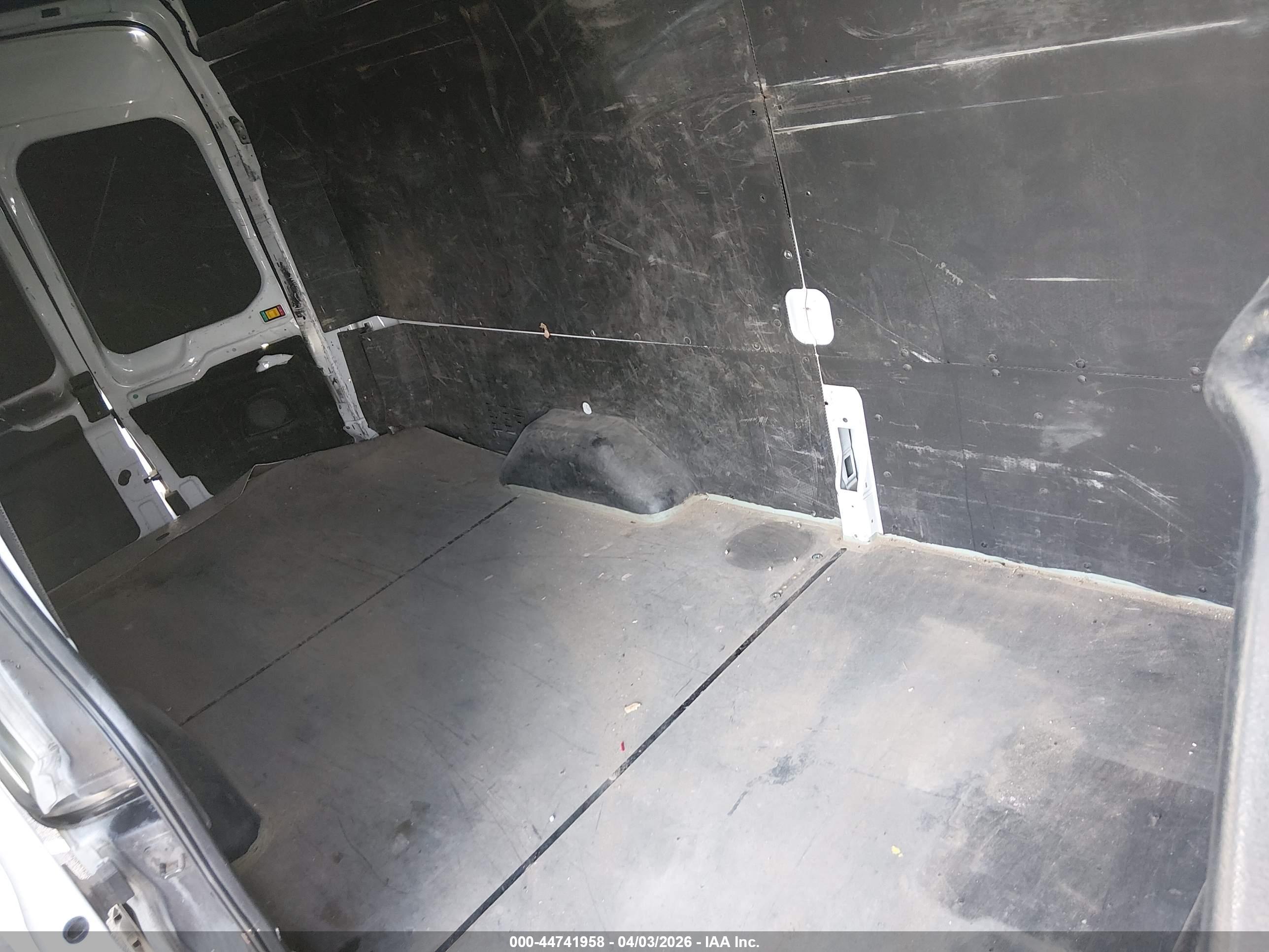 FORD TRANSIT-350 image 8