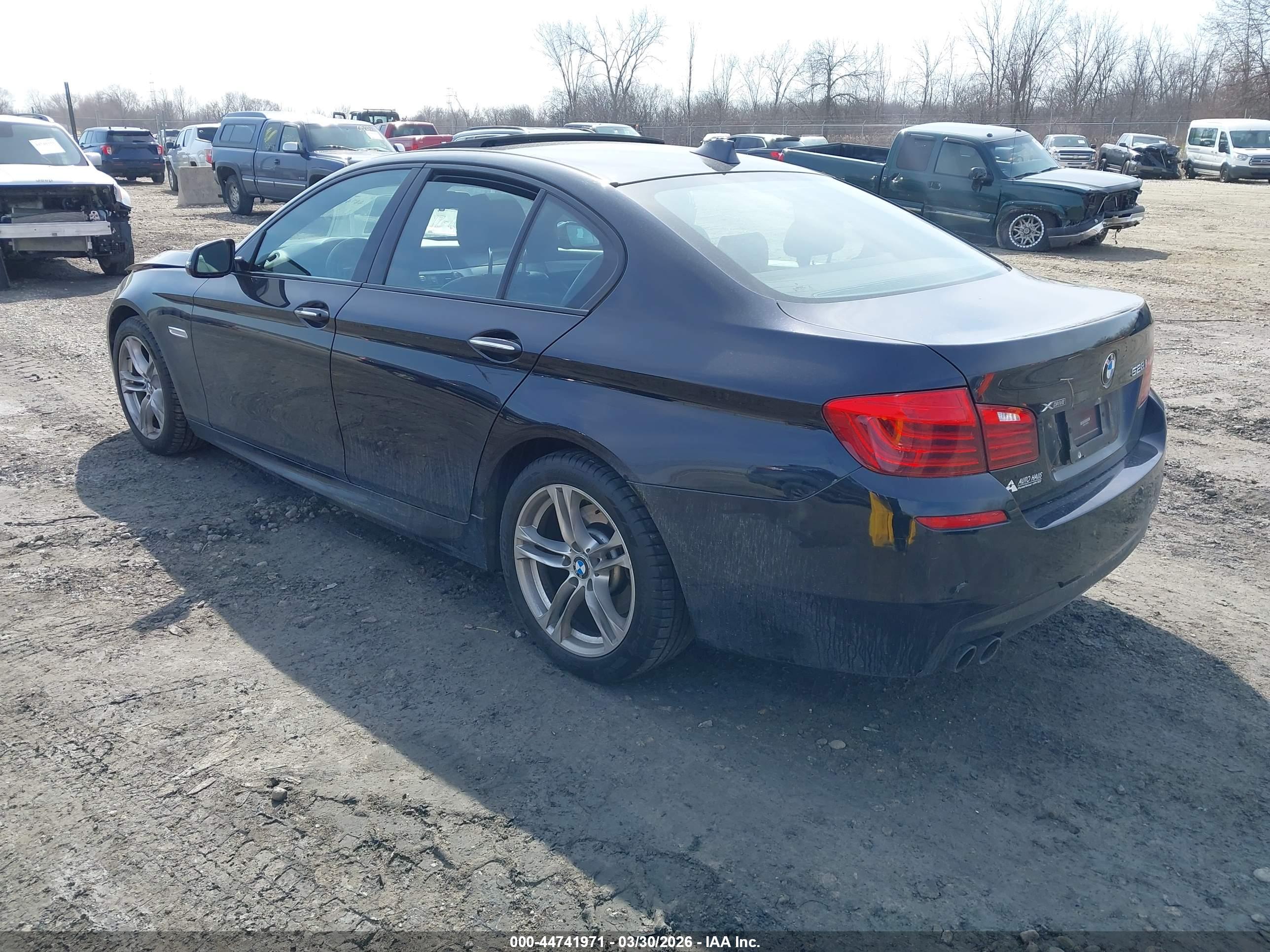 BMW 528I image 3