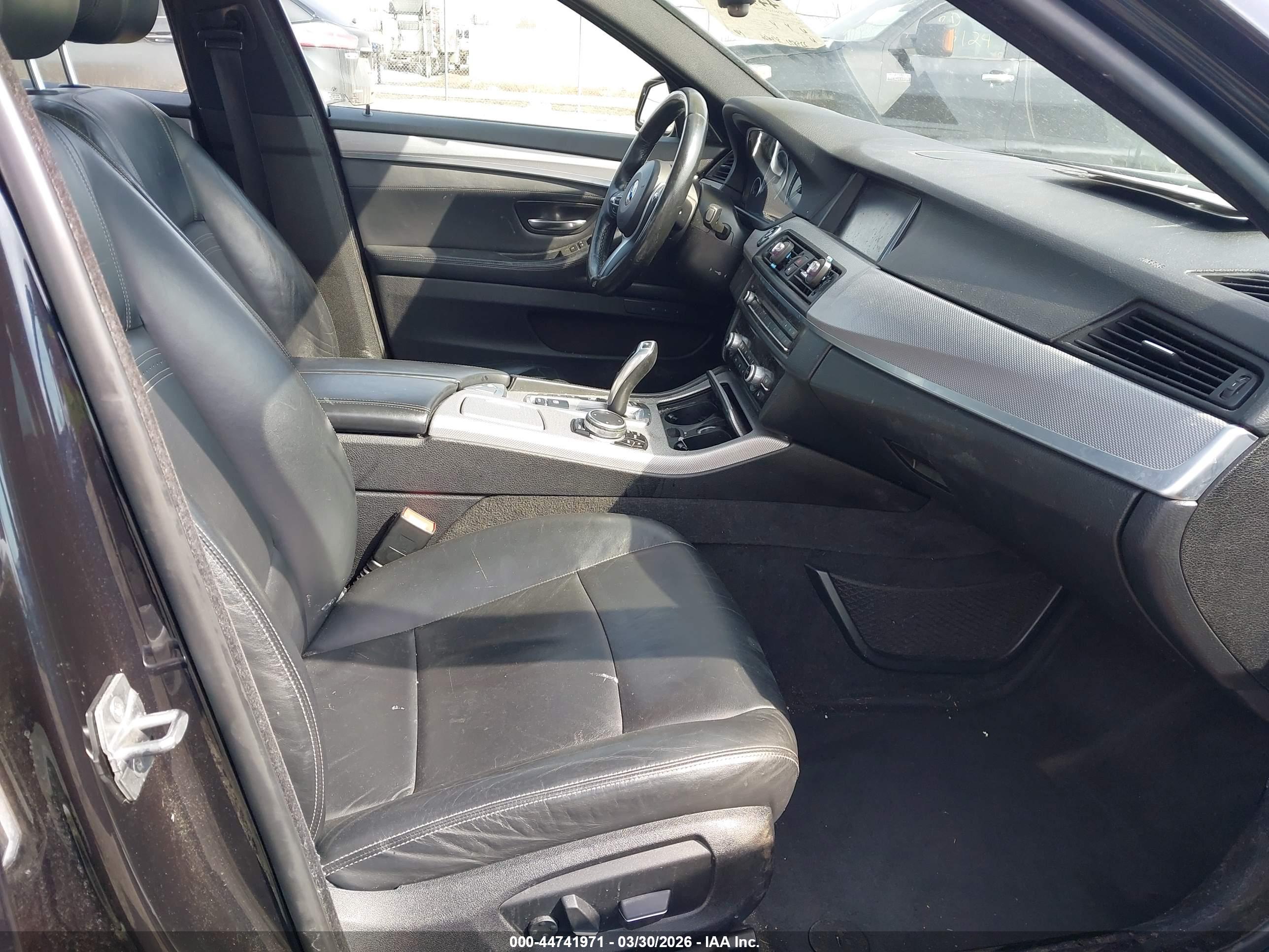 BMW 528I image 5