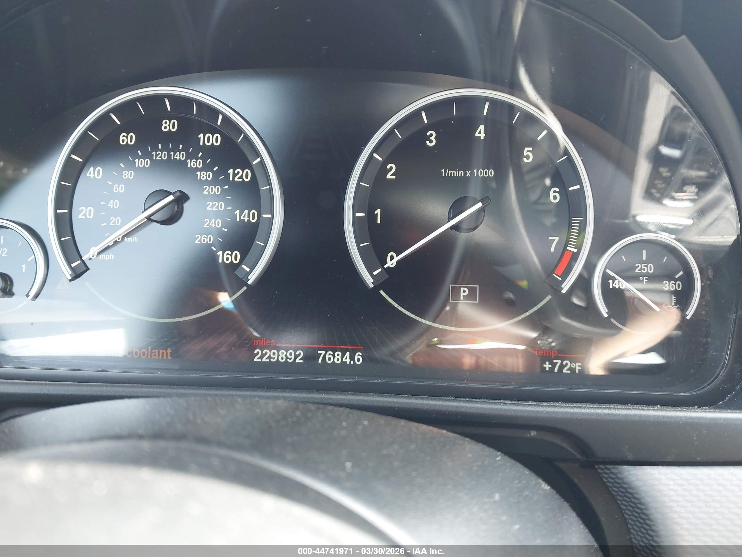 BMW 528I image 7