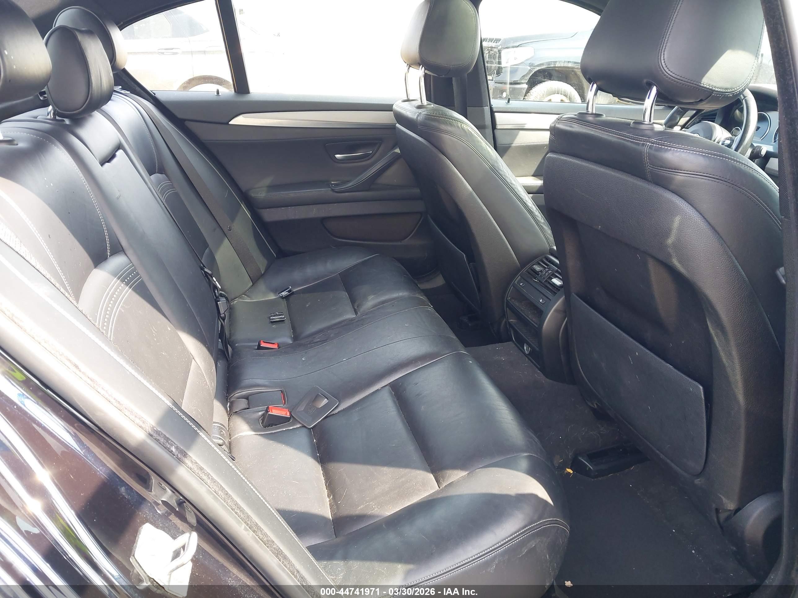 BMW 528I image 8