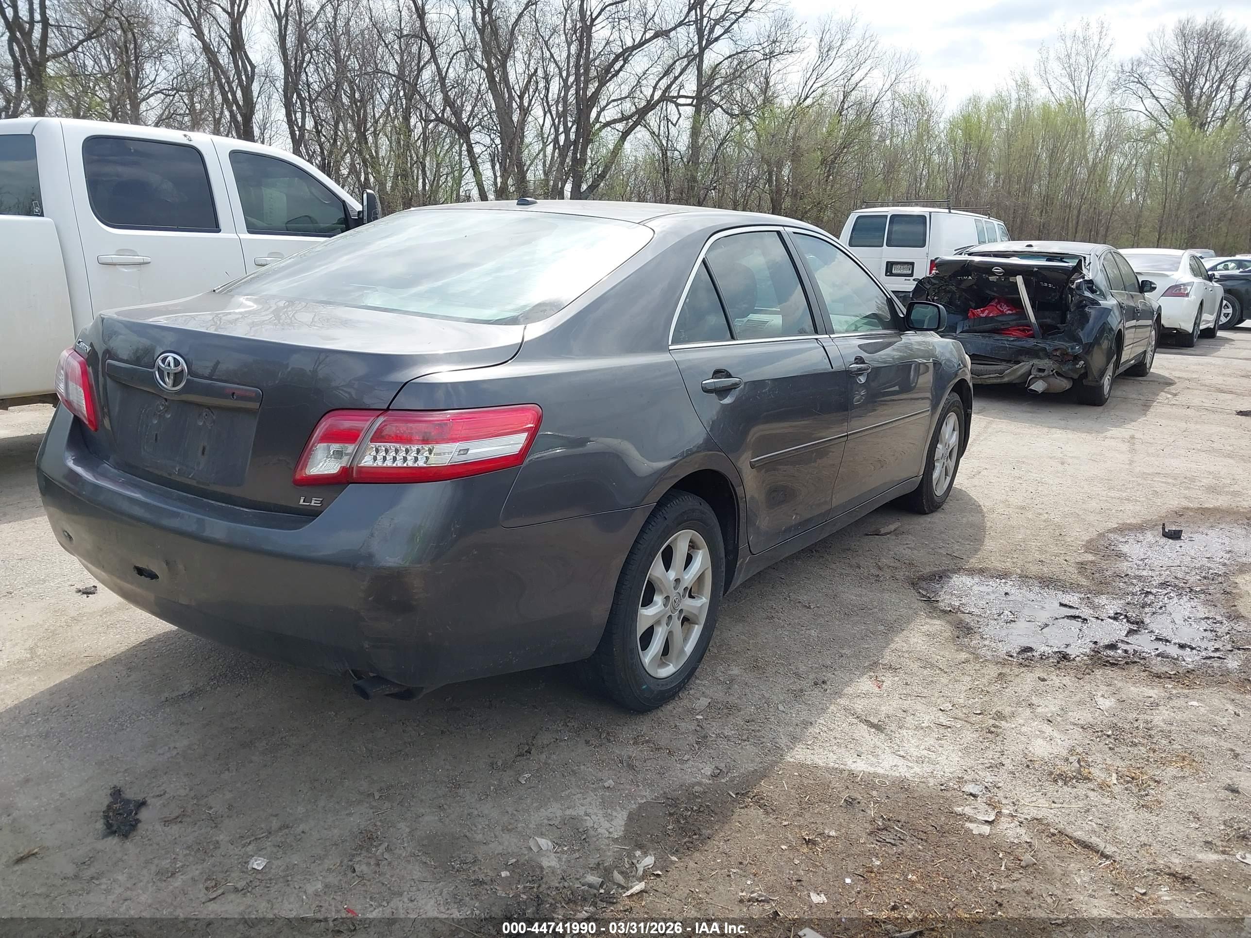 TOYOTA CAMRY image 4