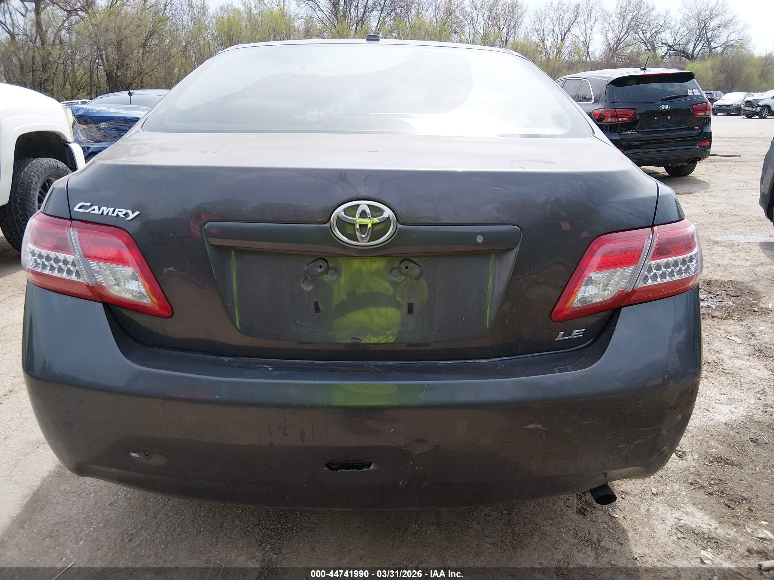 TOYOTA CAMRY image 6