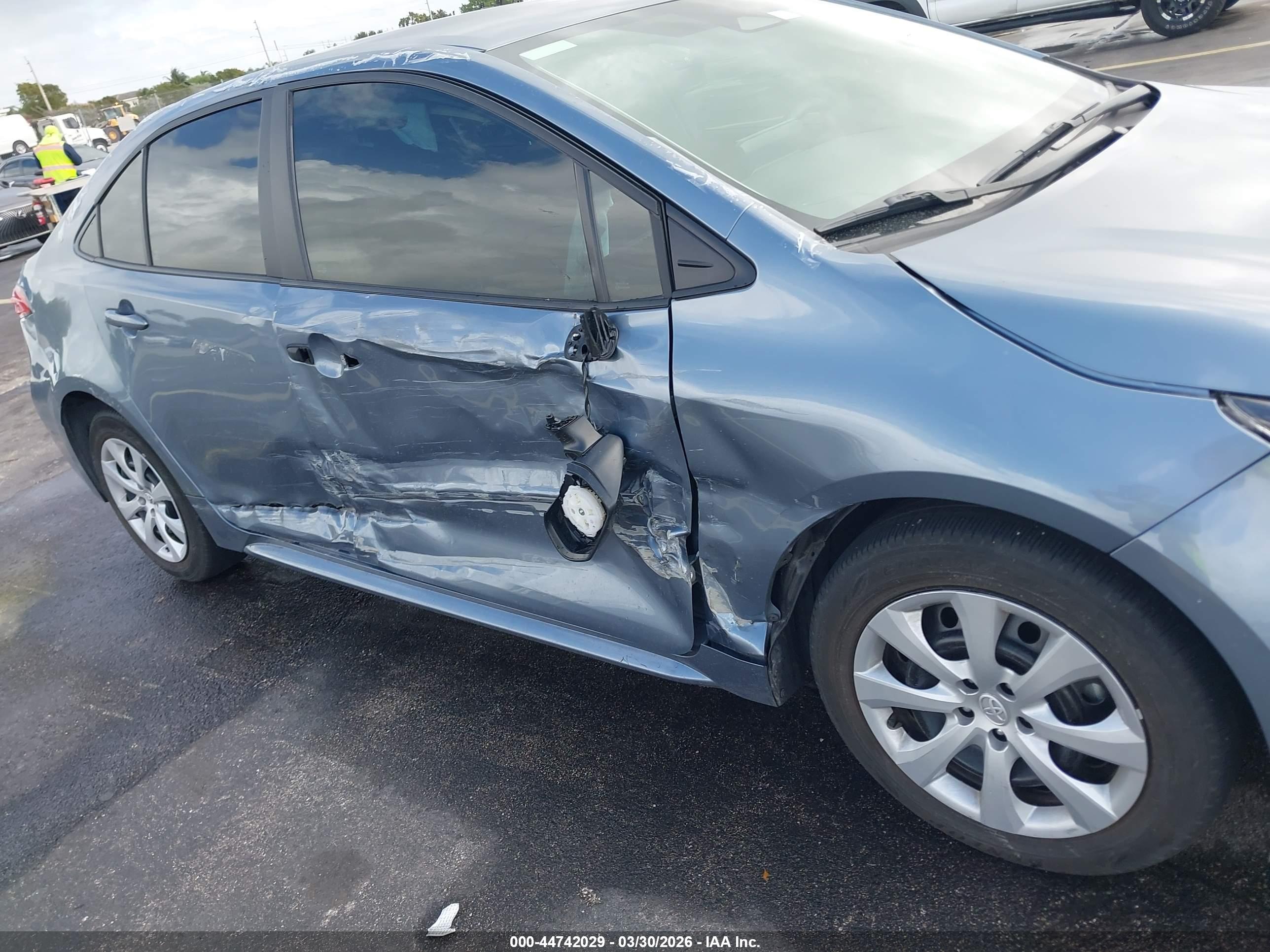TOYOTA COROLLA image 6