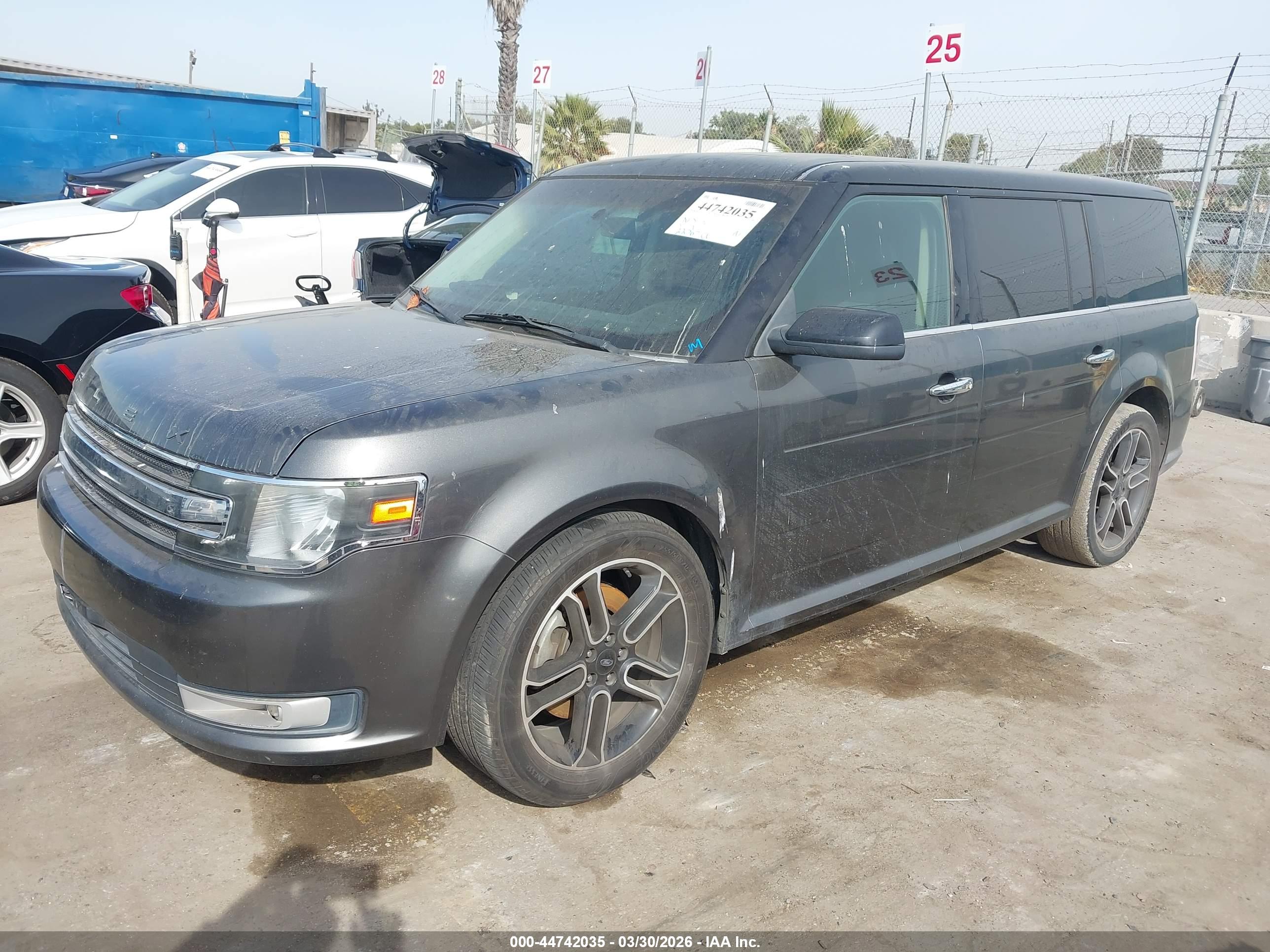 FORD FLEX image 2