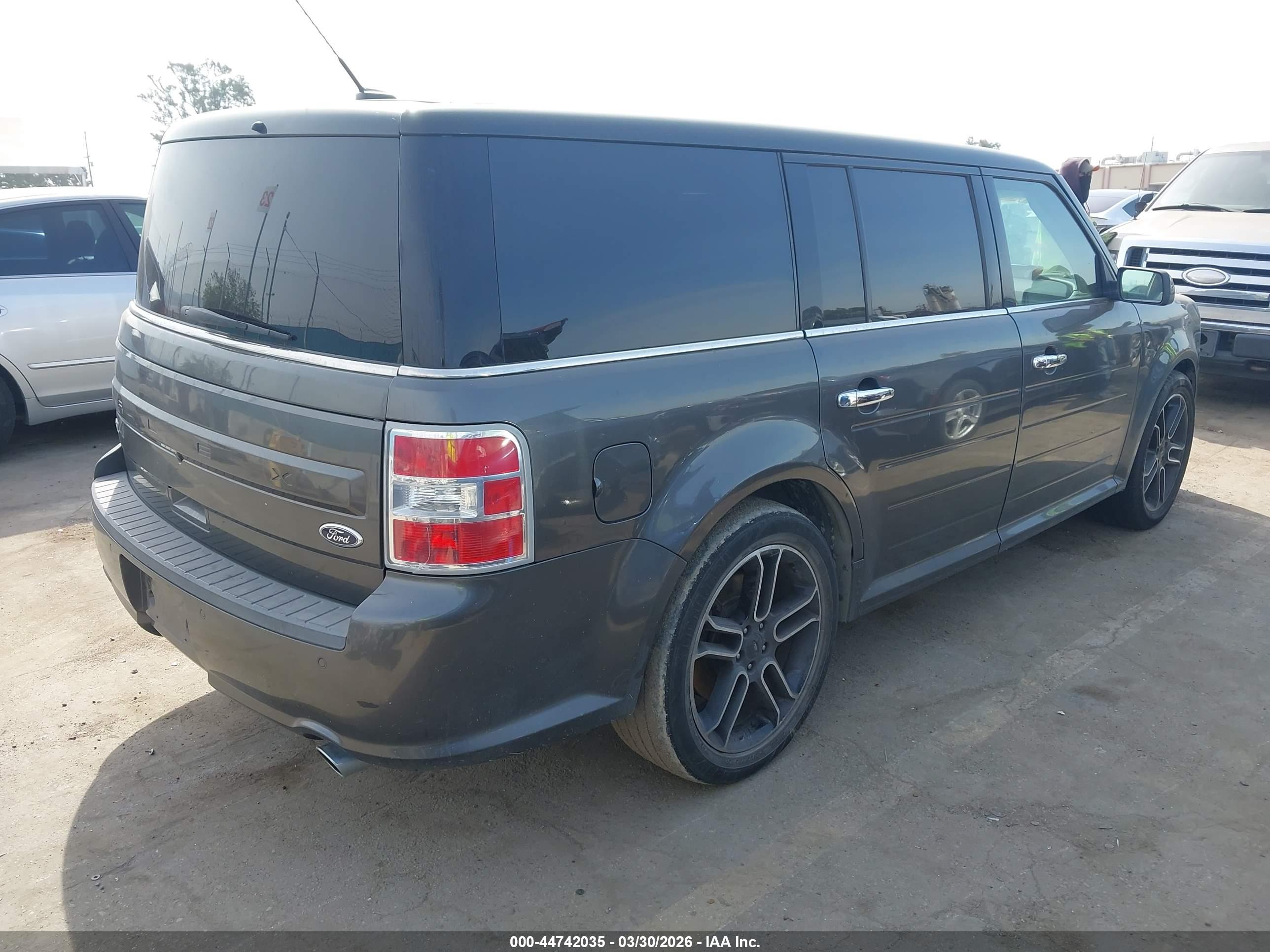 FORD FLEX image 4