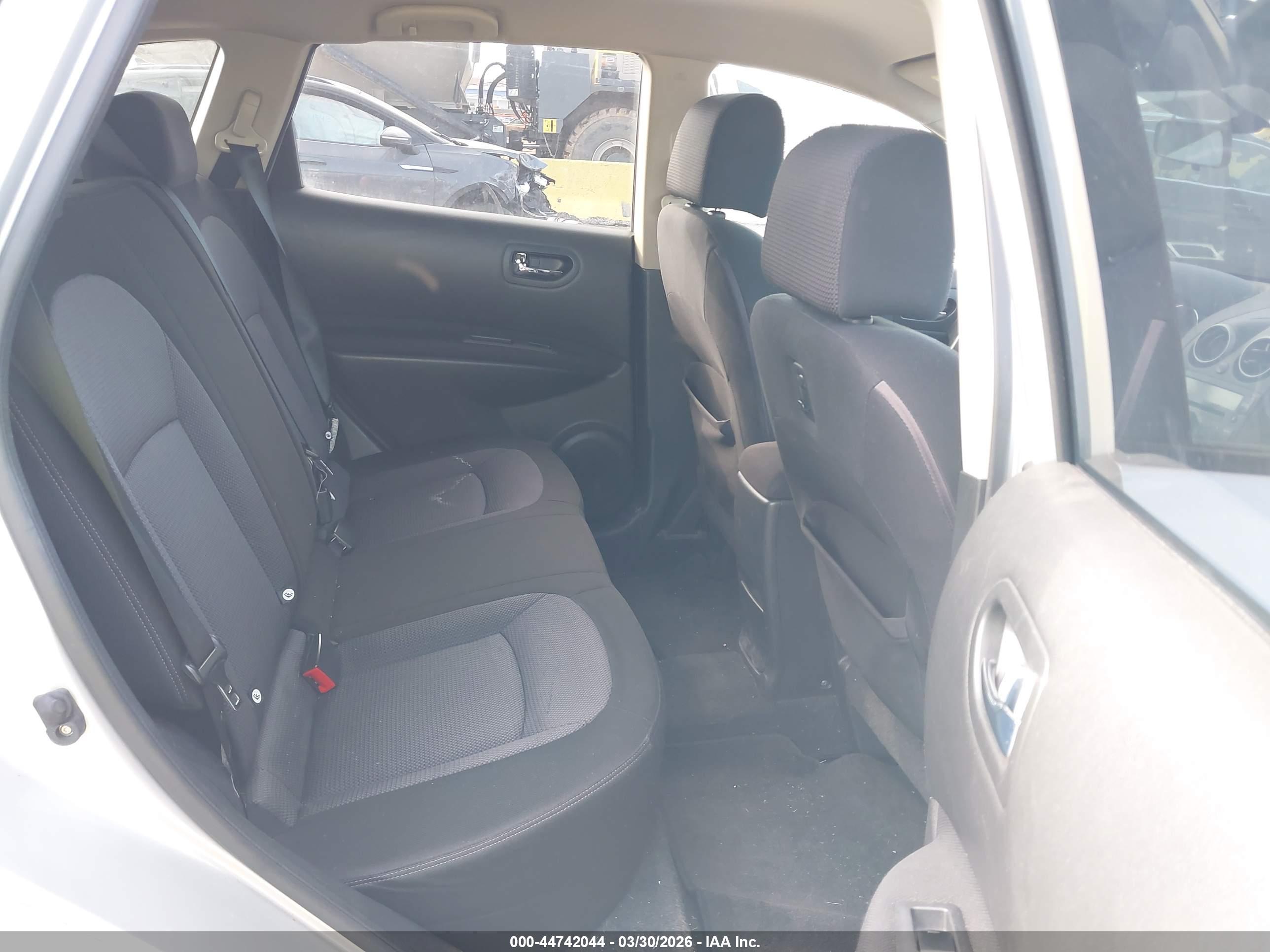 NISSAN ROGUE image 8
