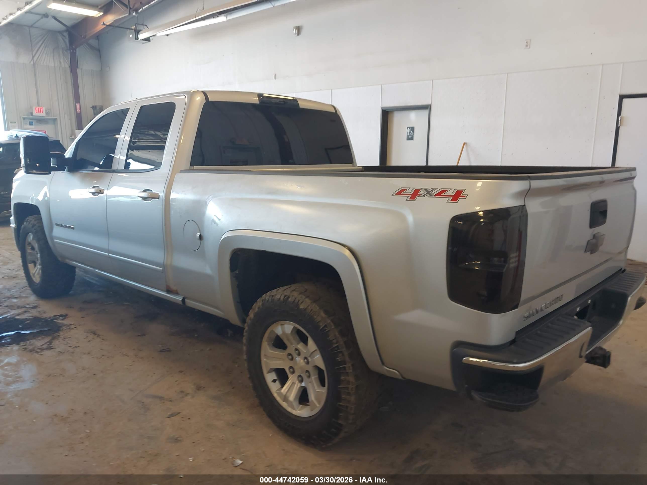CHEVROLET SILVERADO image 3