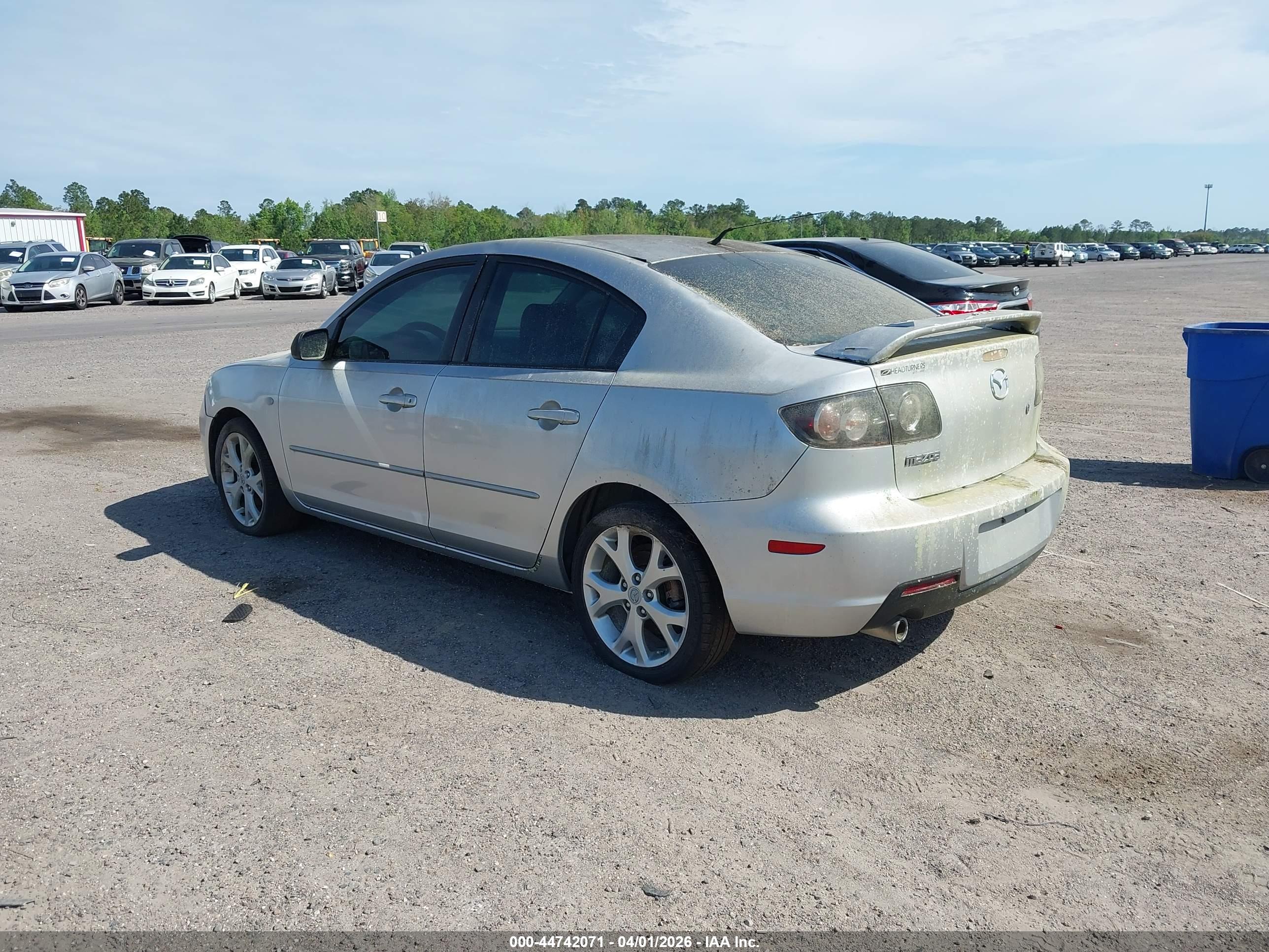 MAZDA MAZDA3 image 3